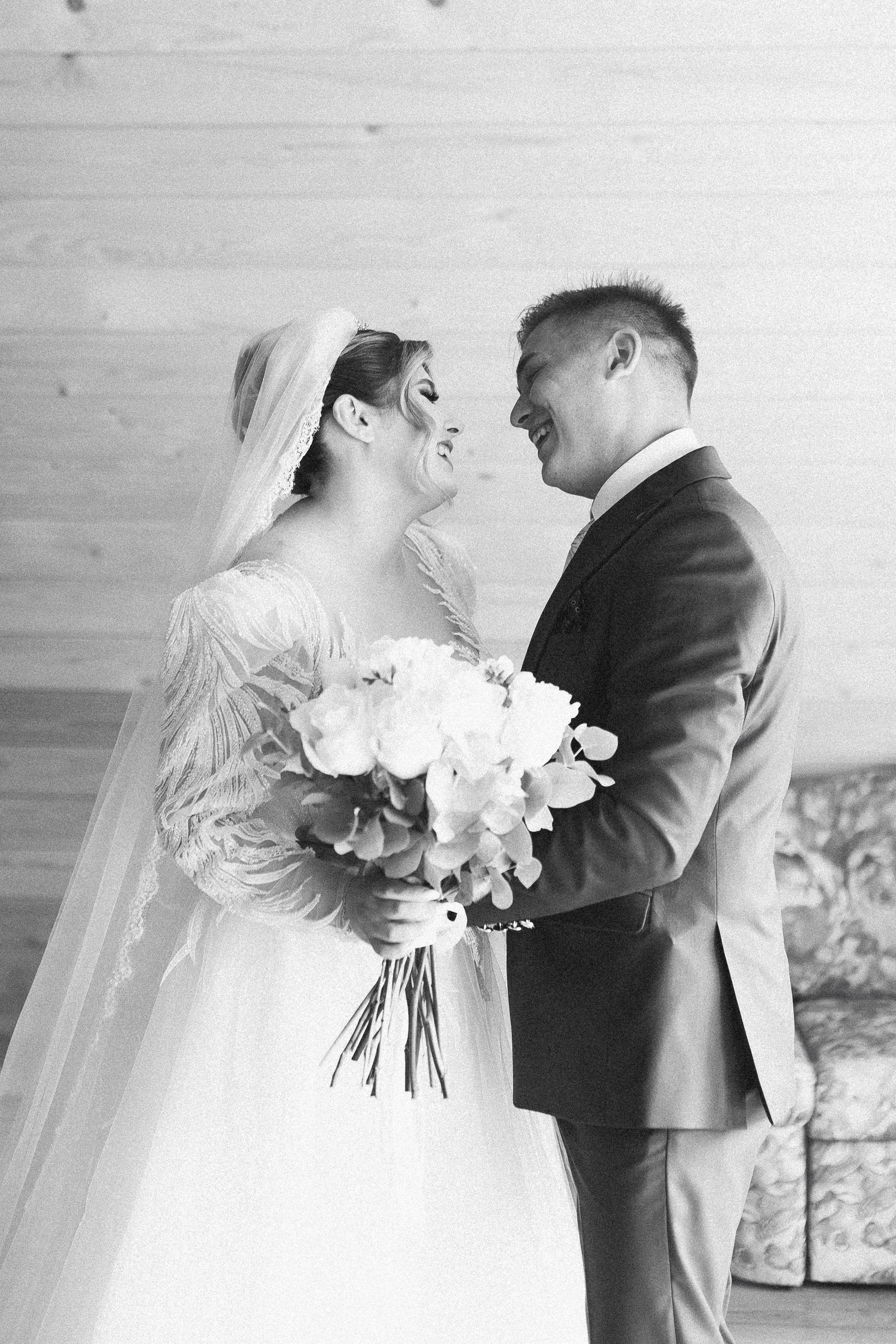 Oana & Andrei. Vlad Aconstantinesei Photographer