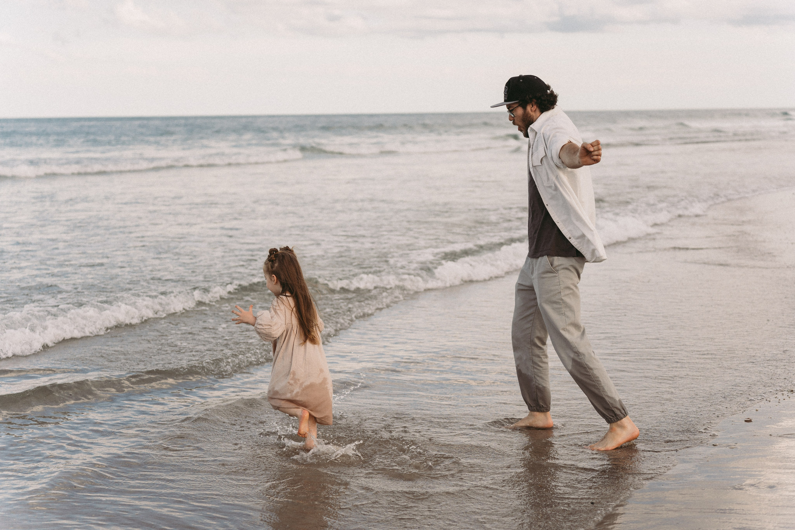Beach Toddler Photography – Playful & Candid Memories. Alisa Tant — Family and newborn photographer Bucks County, Montgomery county, Philadelphia, NJ