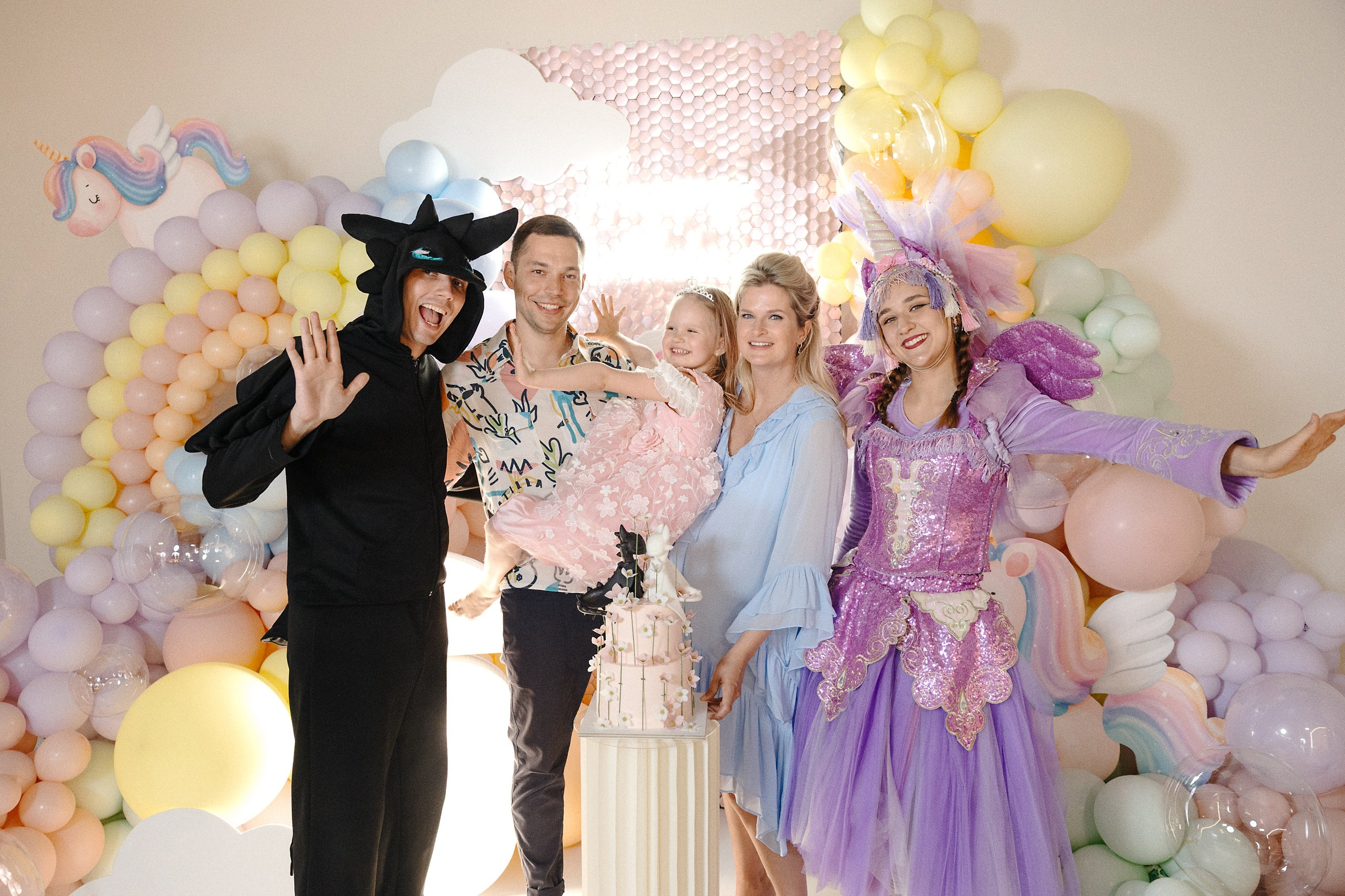 Праздничная фотосессия 6-летия — LaBubu, любимые герои и стильная детская атмосфера. Евгений Тимофеев | Свадебный и контент-фотограф и видеограф в Риге