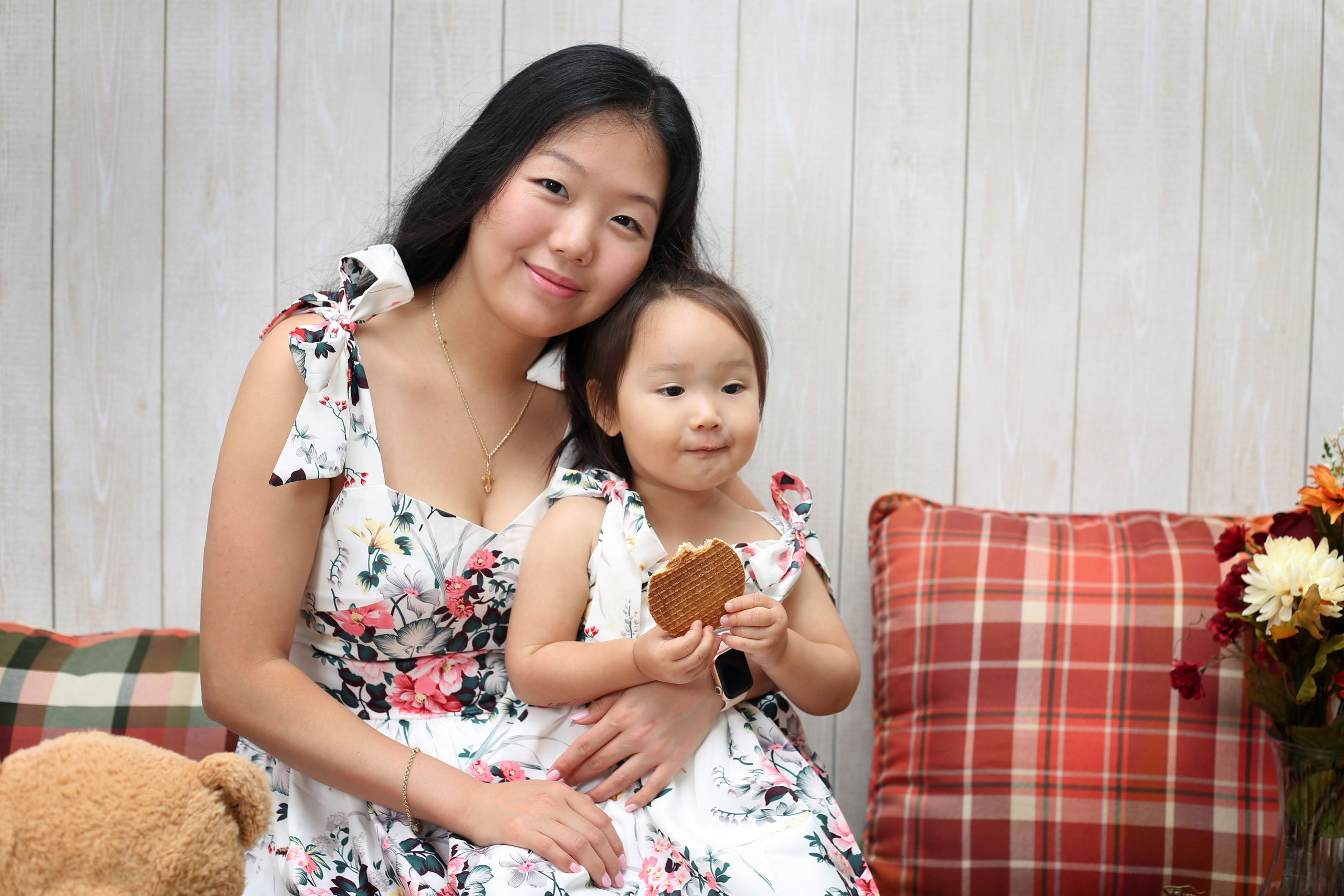 STUDIO Photoshoot. YuAnna studio. Family & Kids Photographer in Seattle area, located in