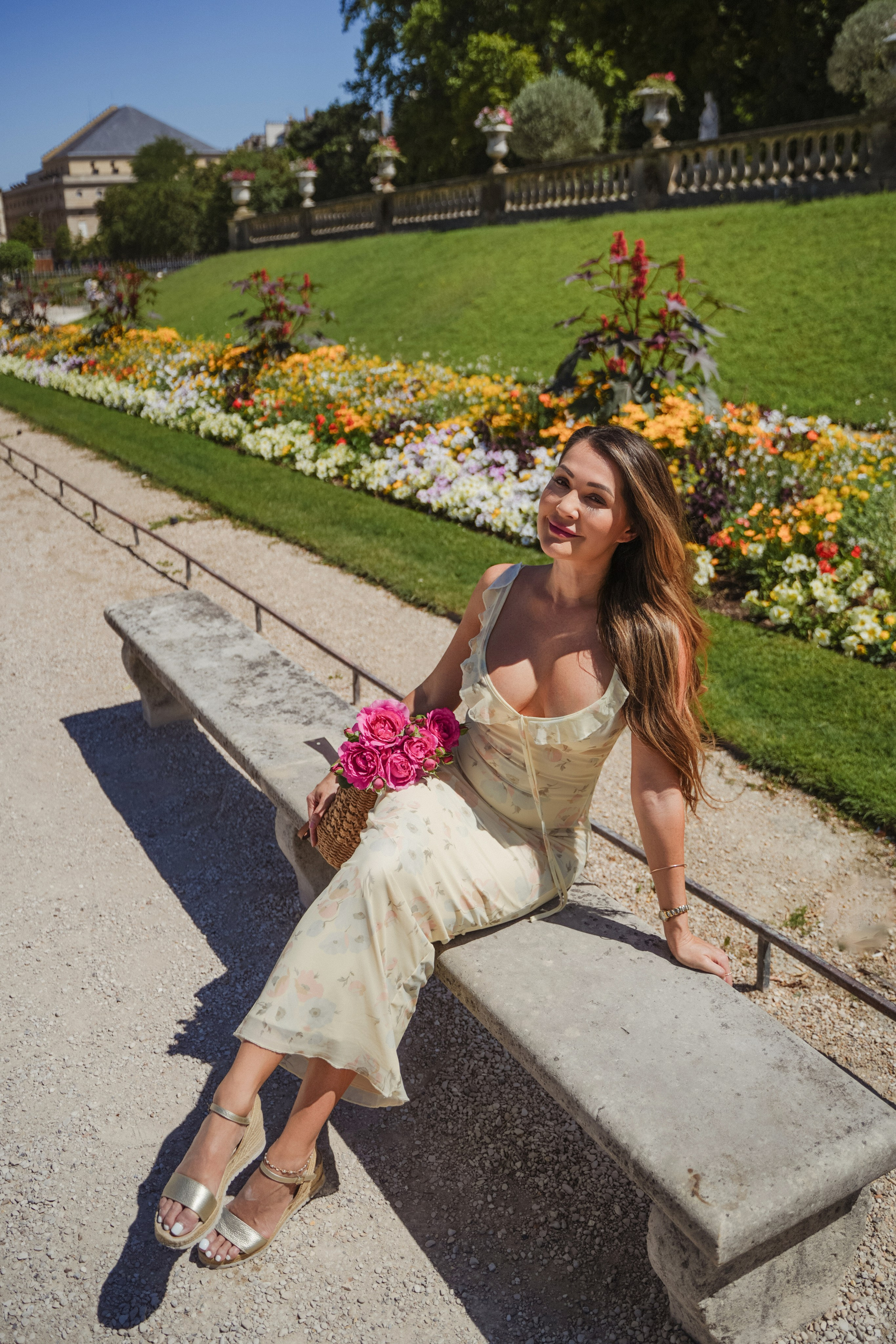 Philippa (2.5 hours). Photographer in Paris|Solo and groups, portraits & content, couples photo-shoot in Paris at the best locations