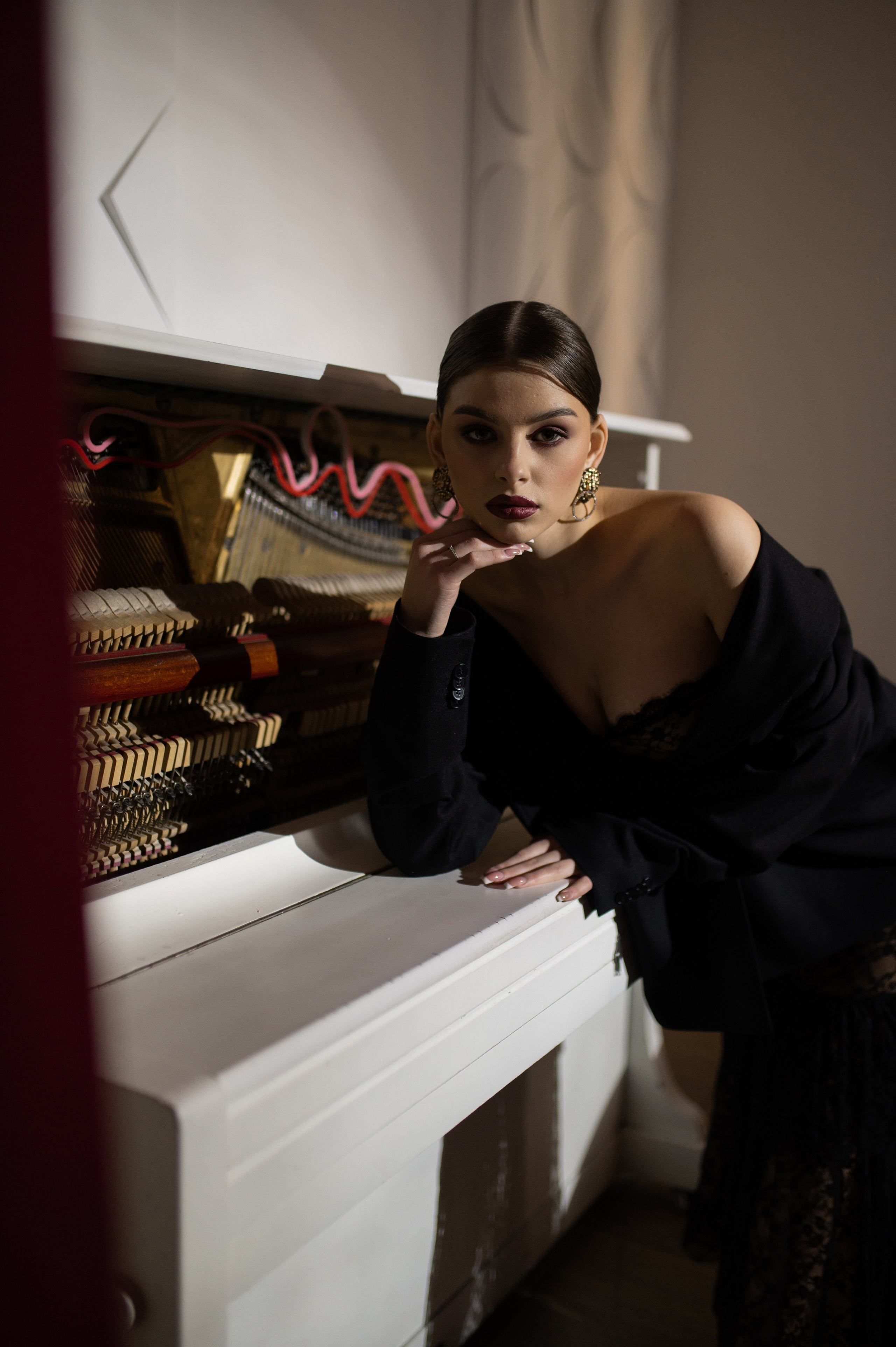 RED. Wedding and commercial photographer