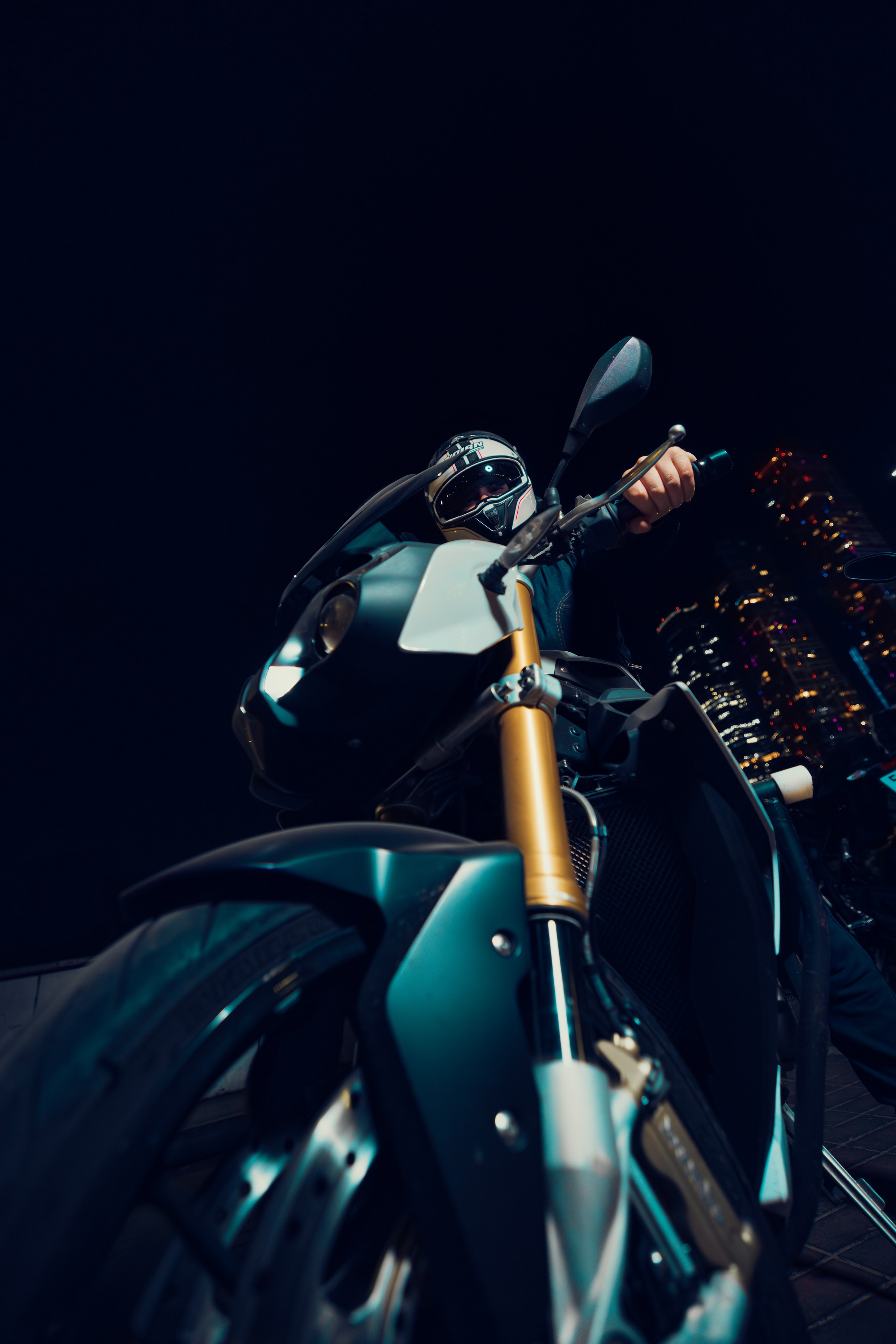 Ivan. Nifty photography — коммерческий и портретный фотограф в Ташкенте. Студийная и выездная съёмка