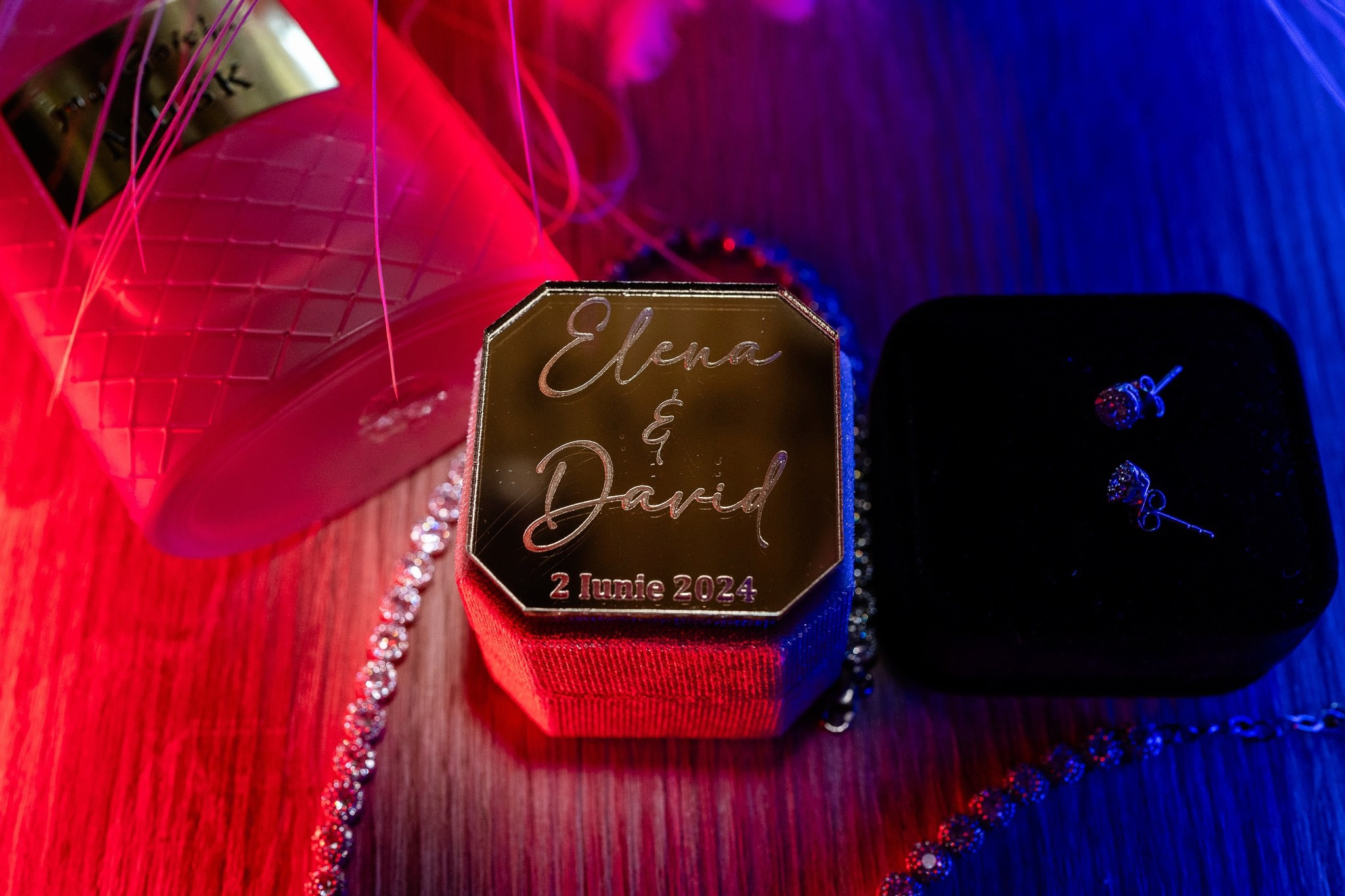 fotografie cu o cutie de verighete