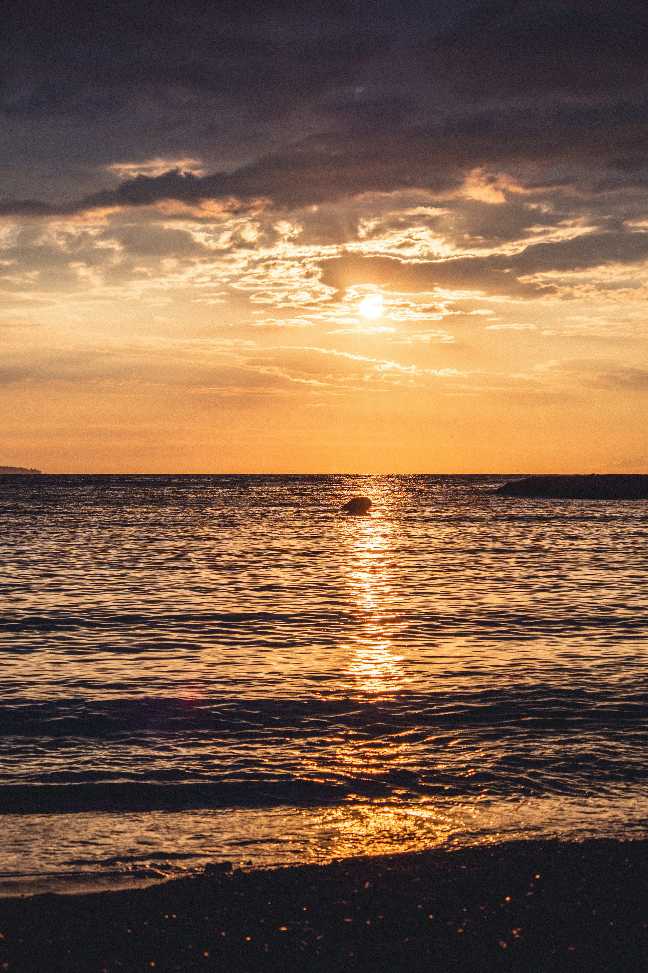 Lever de soleil à Menton. Photographe sur Cote d’Azur. Portraits de familles, couples, enfants, événements