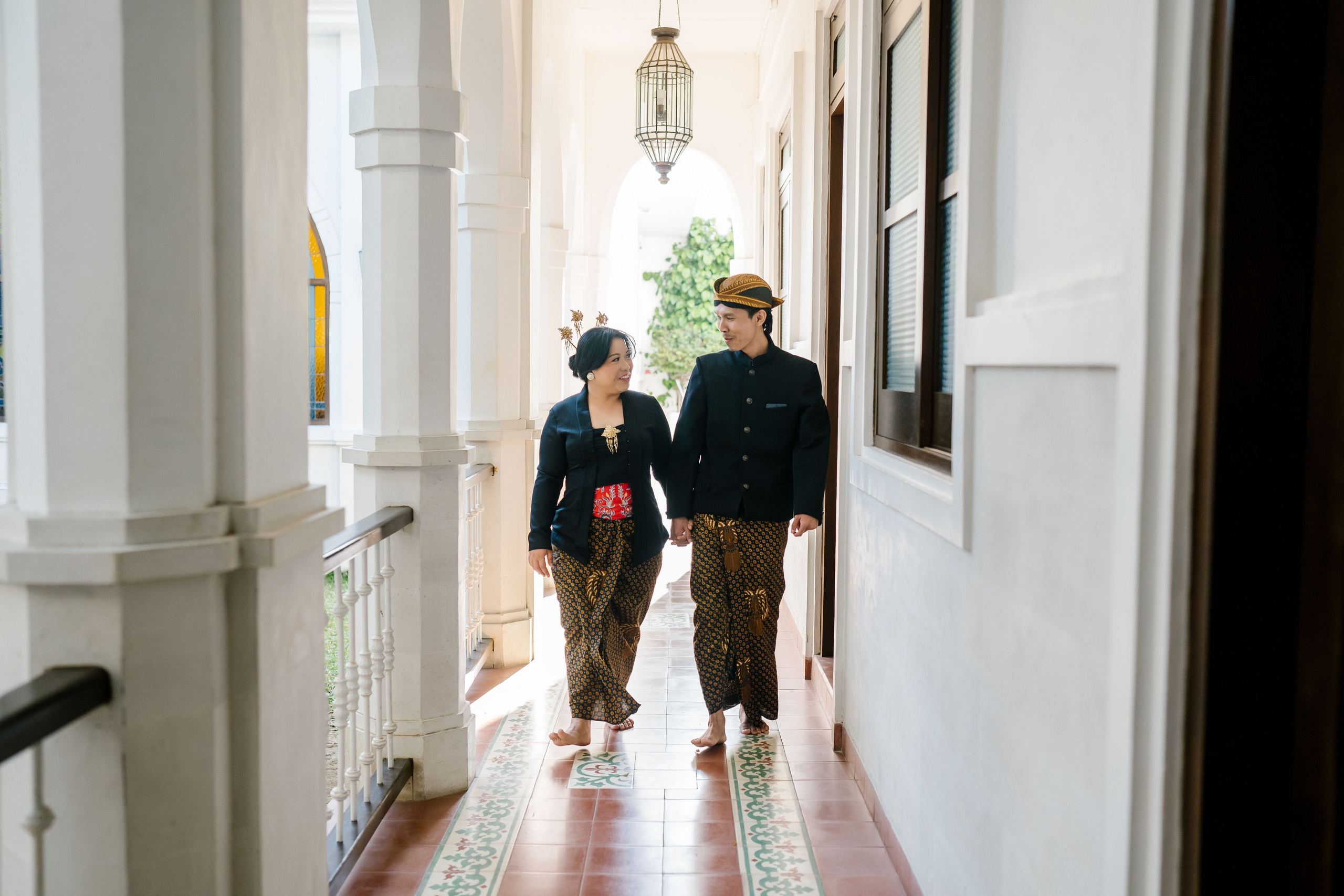 Prewedding Photo Shoot with Javanese style. Female Photographer in Bali