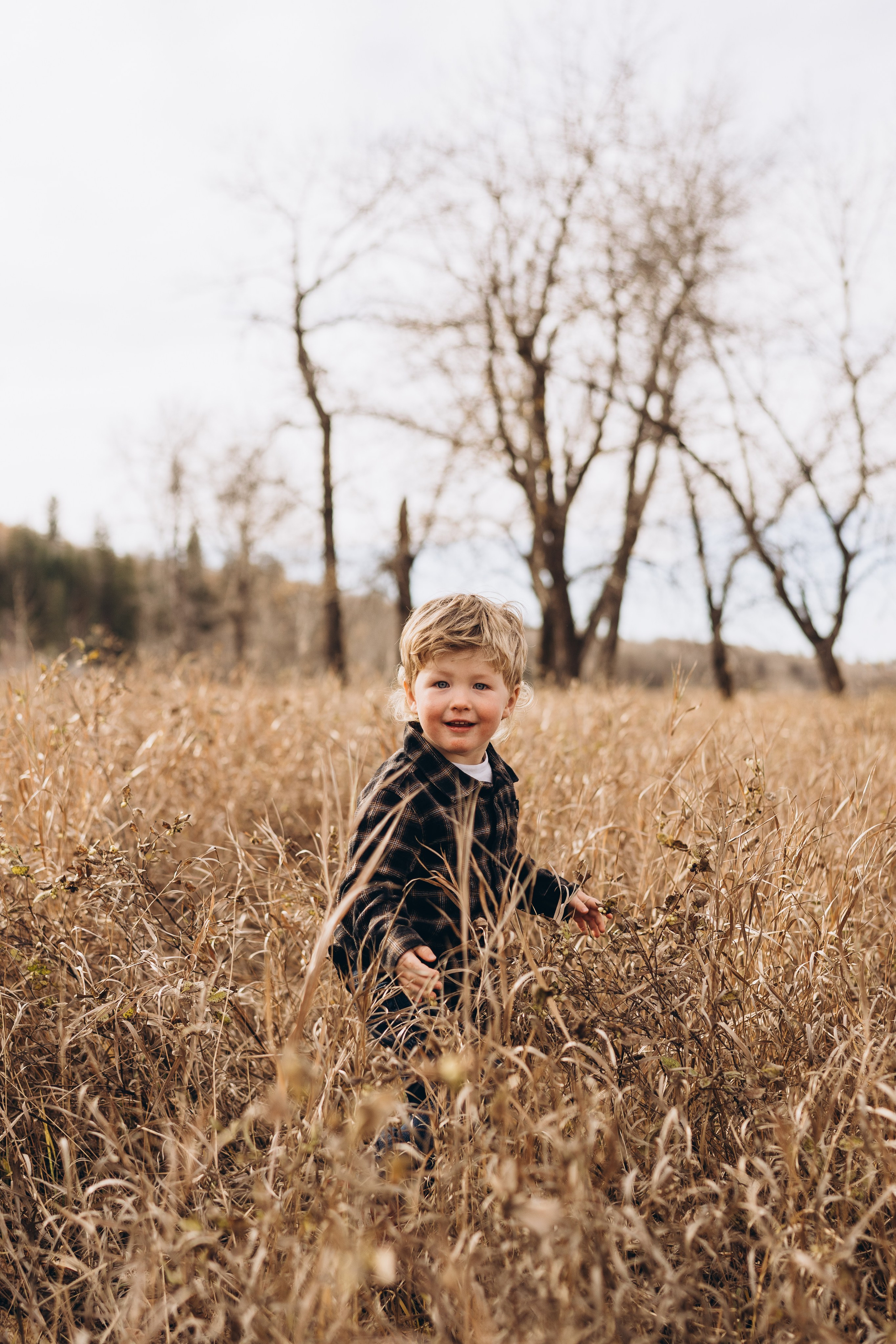 Taryn & fam. Calgary Wedding & Lifestyle Photographer — Yevhen Polishchuk