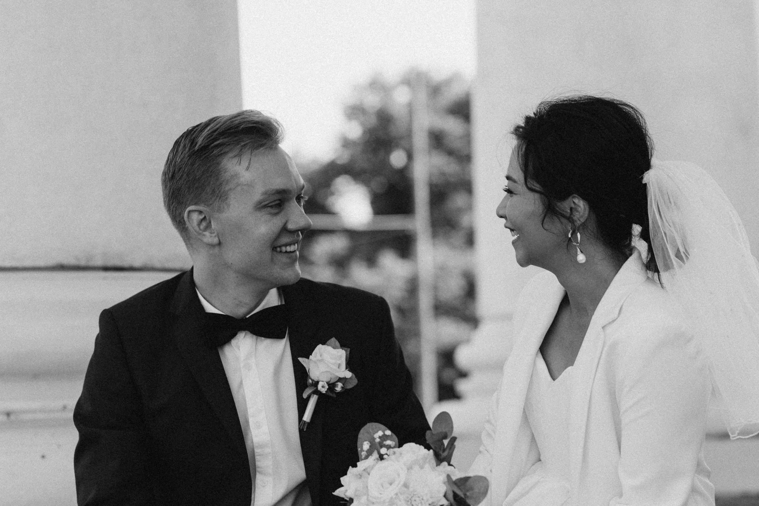 City wedding. Wedding and portrait photographer in Helsinki Vickan O