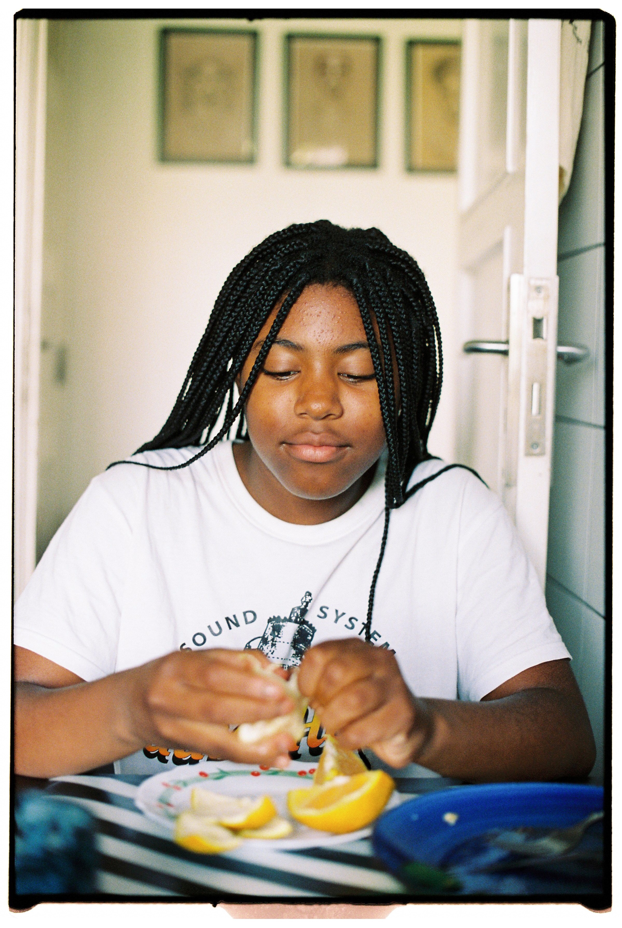 What sustain us — Alessandra. A visual practice of being-with