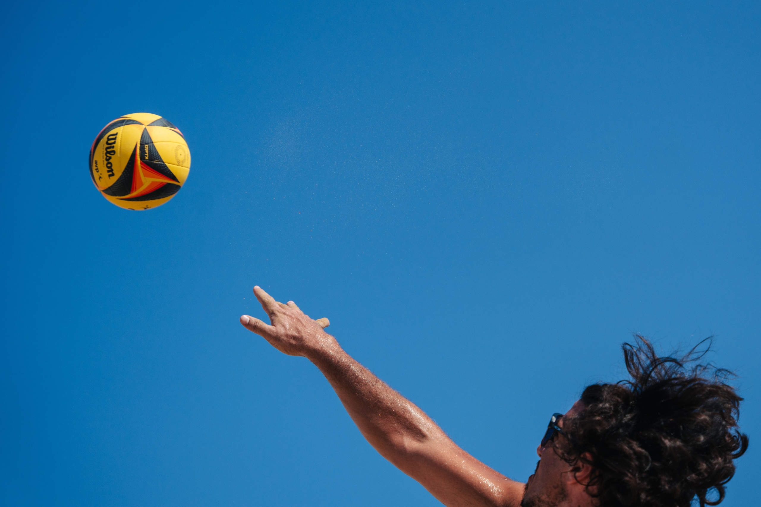 BEACH VOLLEY. Weddings, sports and events photographer in Senigallia