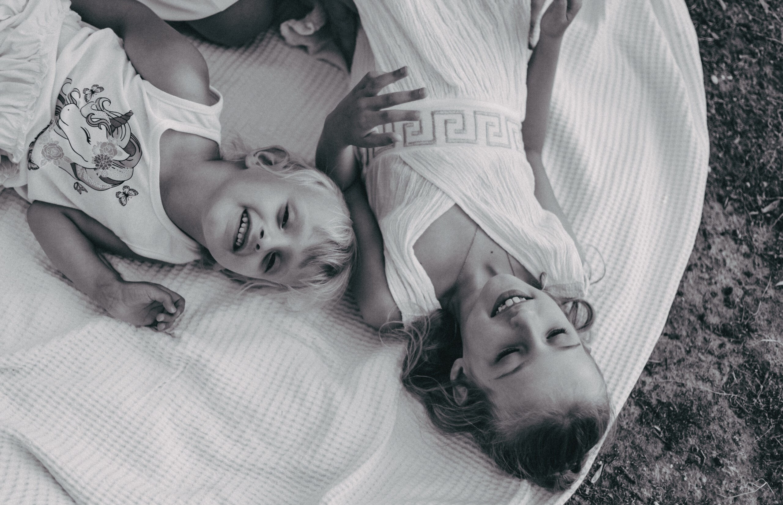 Beautiful Family Photoshoot in Crete – Capture Precious Moments Together. Photographer Maria Chedroom