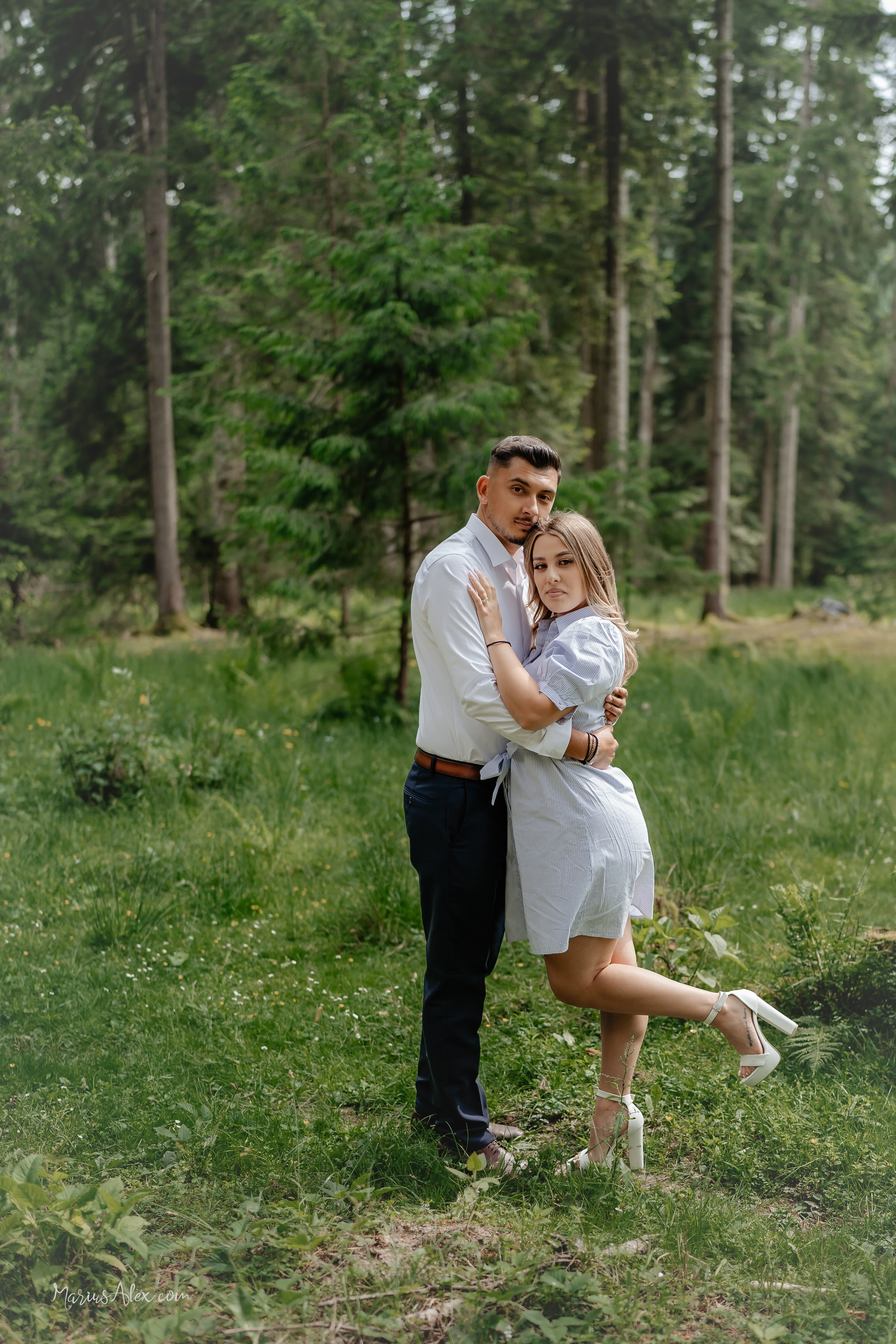 Andreea & Cosmin - O superba sedinta foto. Marius Alex fotograf de eveniment si portret din Suceava