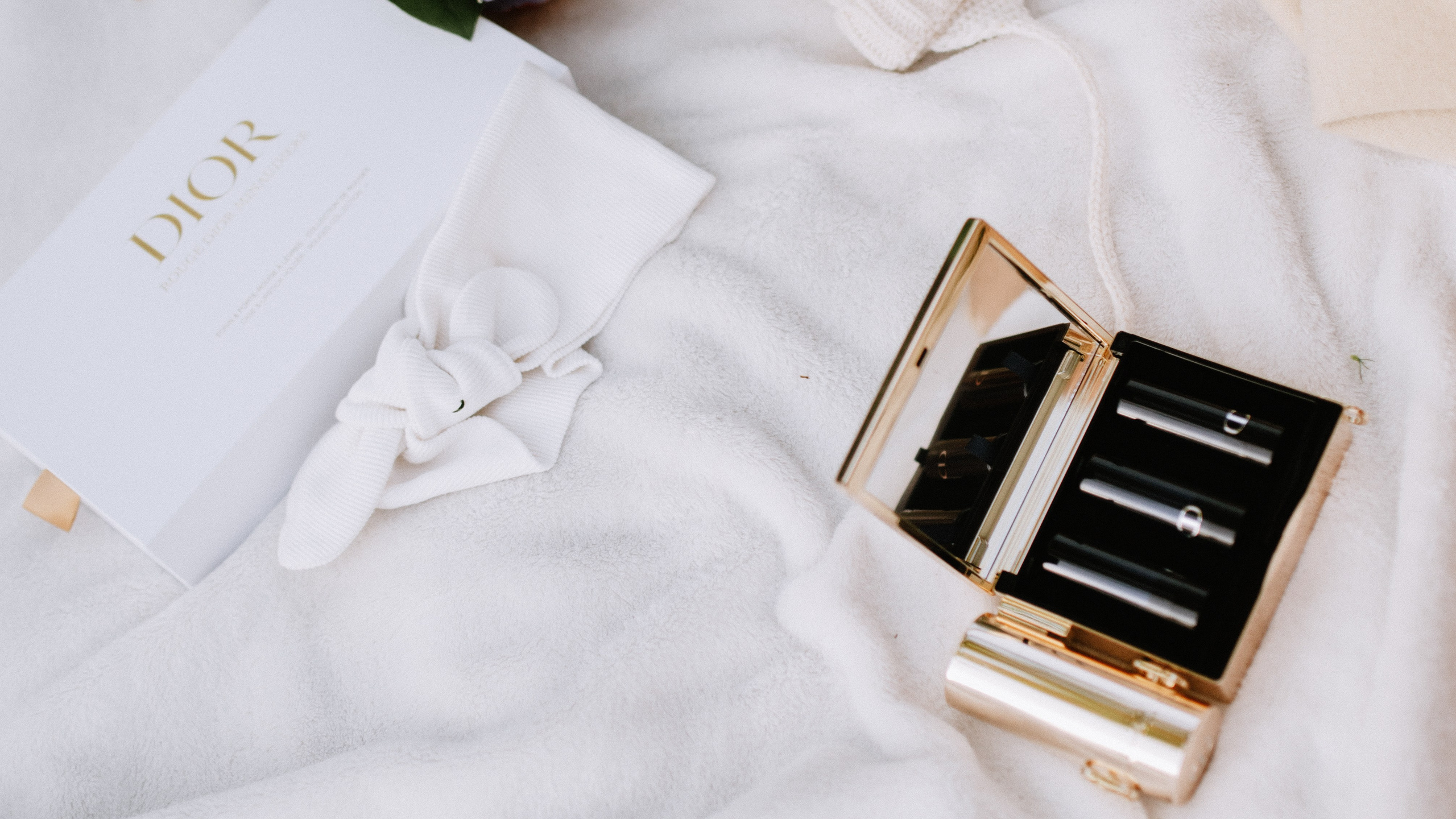 Oli&klaudi. ANNA-MARIA PHOTO CONTENT CREATOR — фотограф, эстет, художник и визуальный эксперт в Instagram, работающий в Праге