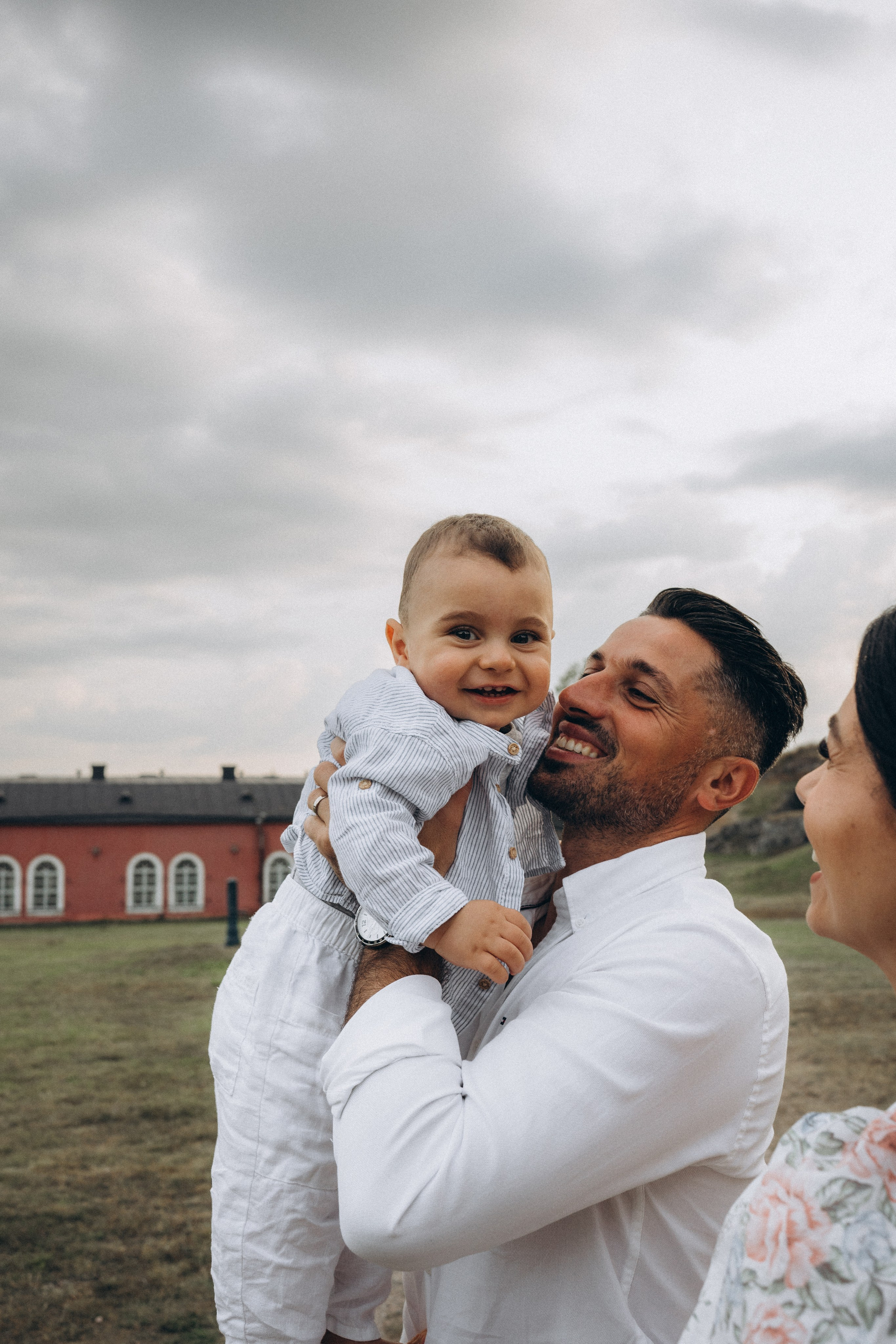 Summer. Wedding and potrait photographer in Helsinki Vickan O