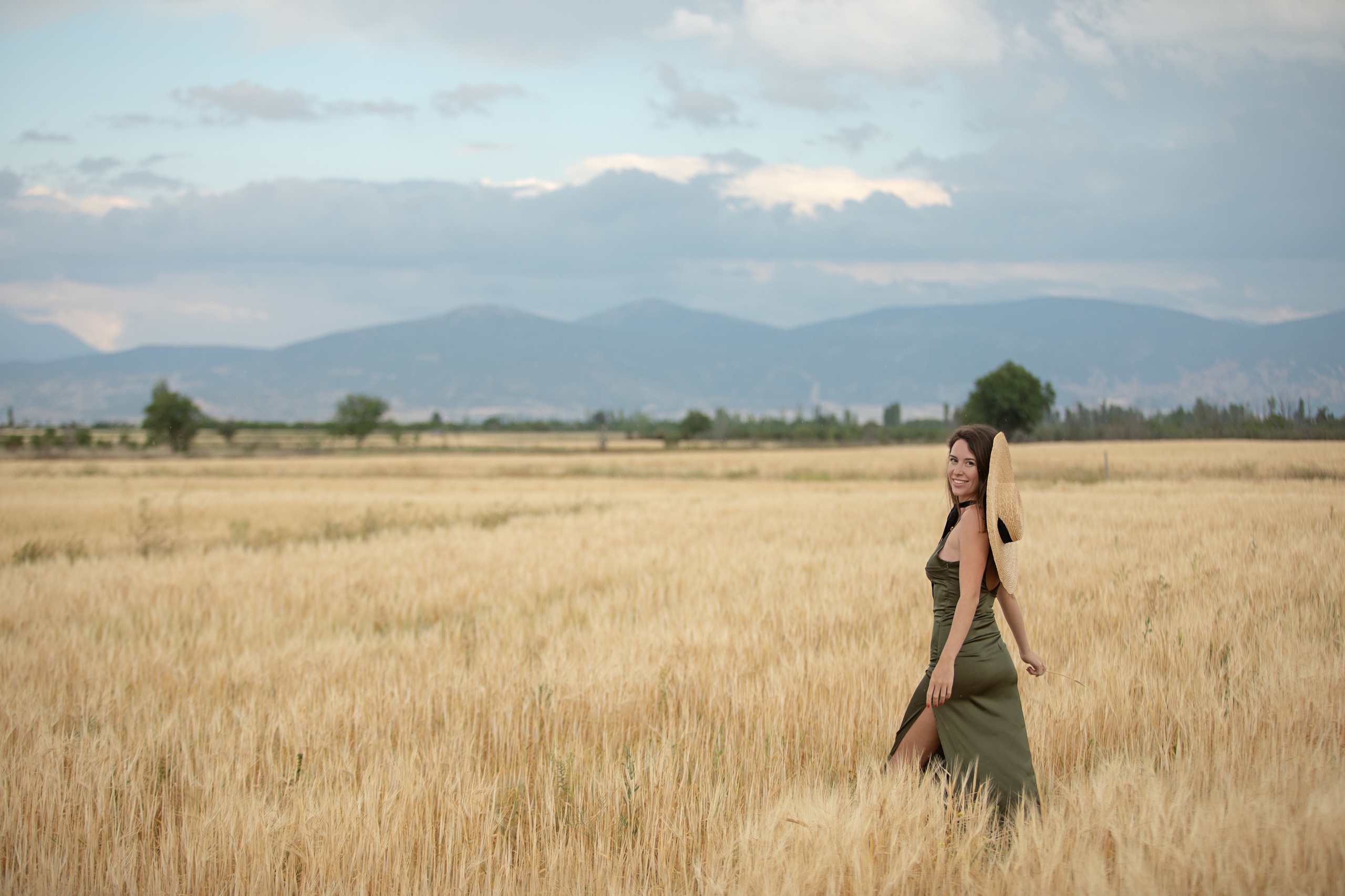 Фотосессия на полях в Турции. Фотосессия в полях пшениц.Что посетить в Анталии.Фотограф в Анталии. Фотограф в Турции. Фотограф в Белеке. Фотограф в Алании. Фотограф Аланья. Фотограф Анталья. Фотограф Белек. Фотограф Турция. Фотограф Каш. Фотограф Бодрум. . Что цветет в Турции.что цветет на анталийском побережье. Пшеничное поле. Поле пшеницы. Идеи фото на пшеничном поле. Просмотрите доску «пшеница Фотосессия в поле. стог сена. 