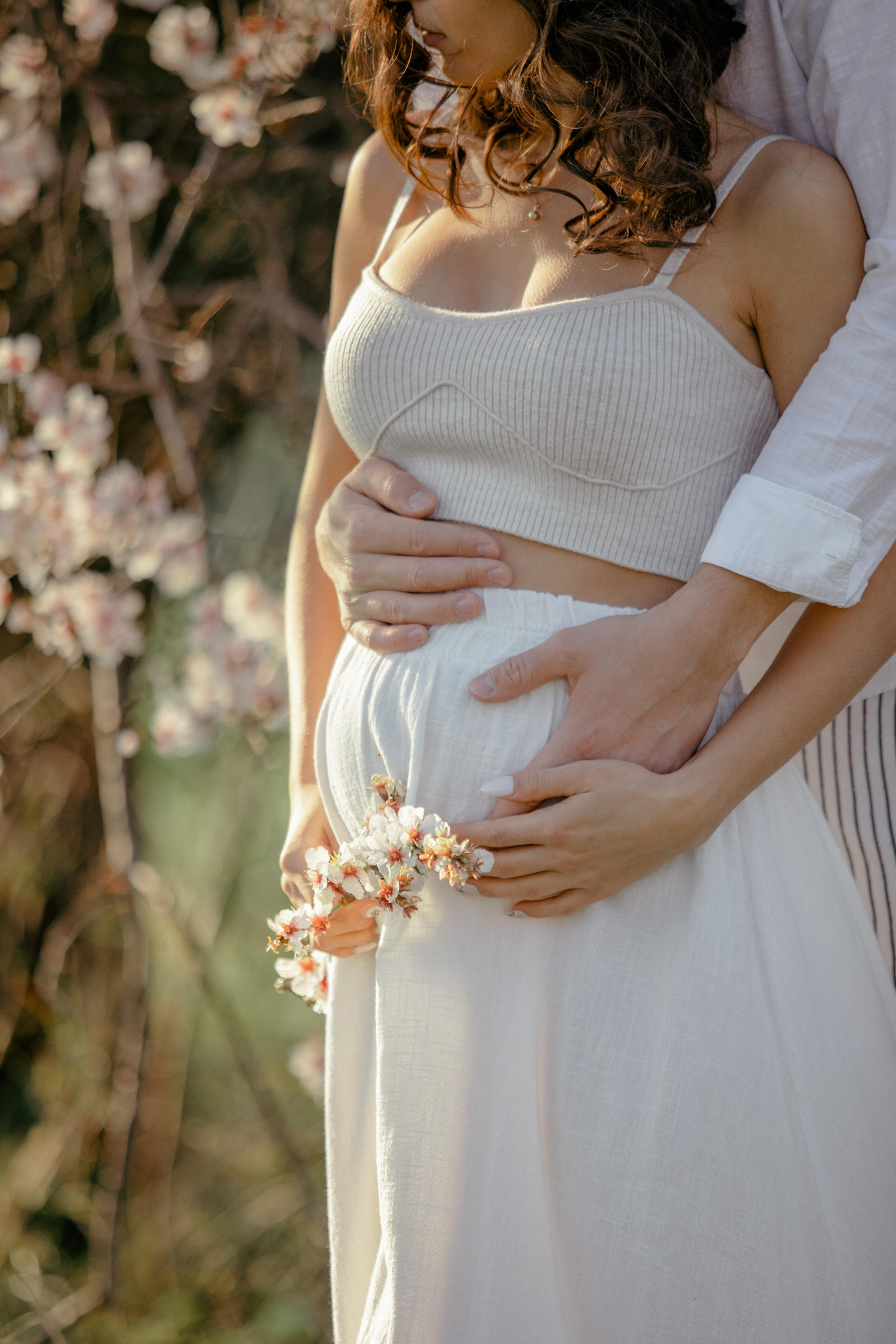 Фотосессия в цветущем миндале. Фотограф в Турции | Алания, Сиде, Белек, Анталия, Кемер)