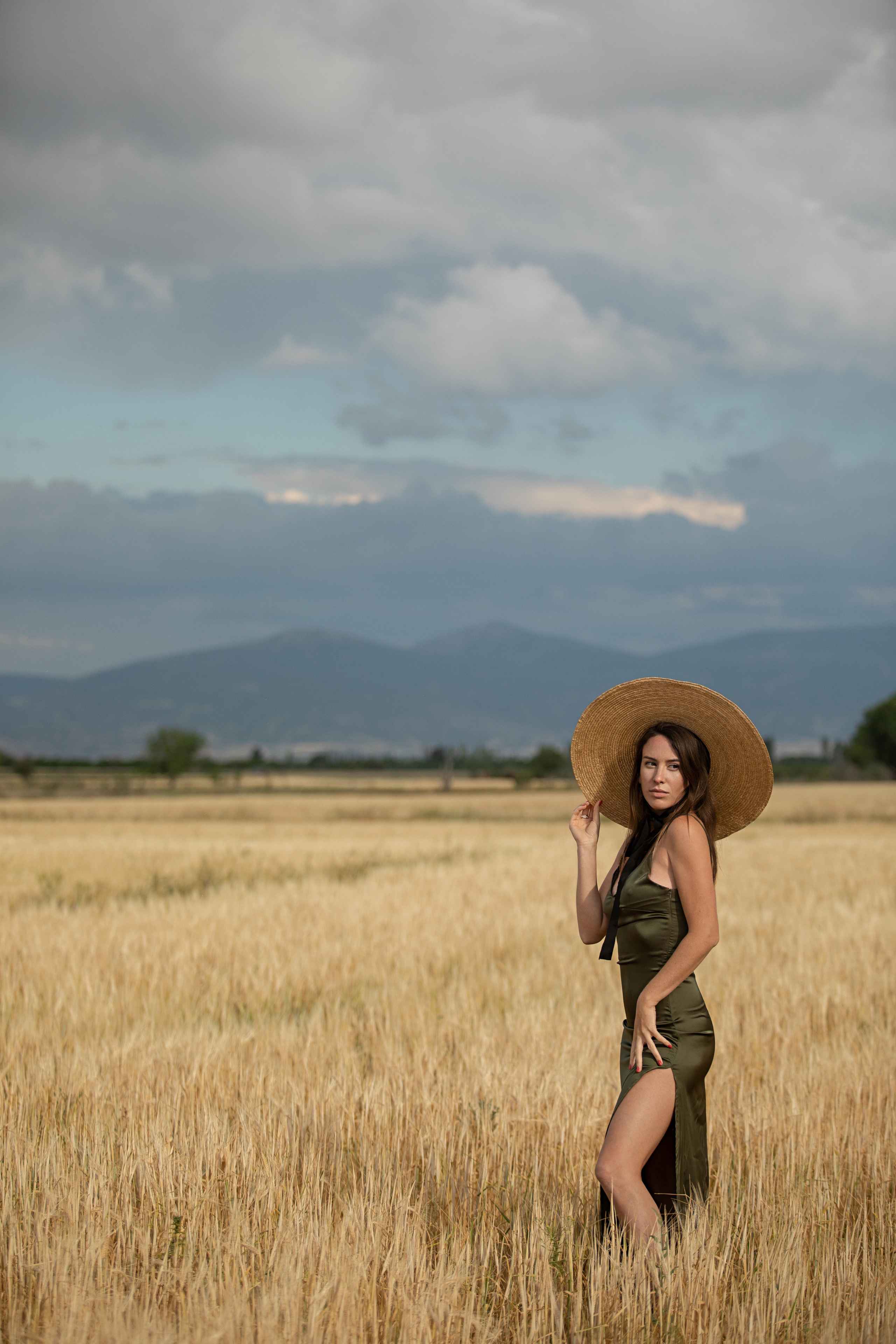 Фотосессия на полях в Турции. Фотосессия в полях пшениц.Что посетить в Анталии.Фотограф в Анталии. Фотограф в Турции. Фотограф в Белеке. Фотограф в Алании. Фотограф Аланья. Фотограф Анталья. Фотограф Белек. Фотограф Турция. Фотограф Каш. Фотограф Бодрум. . Что цветет в Турции.что цветет на анталийском побережье. Пшеничное поле. Поле пшеницы. Идеи фото на пшеничном поле. Просмотрите доску «пшеница Фотосессия в поле. стог сена. 