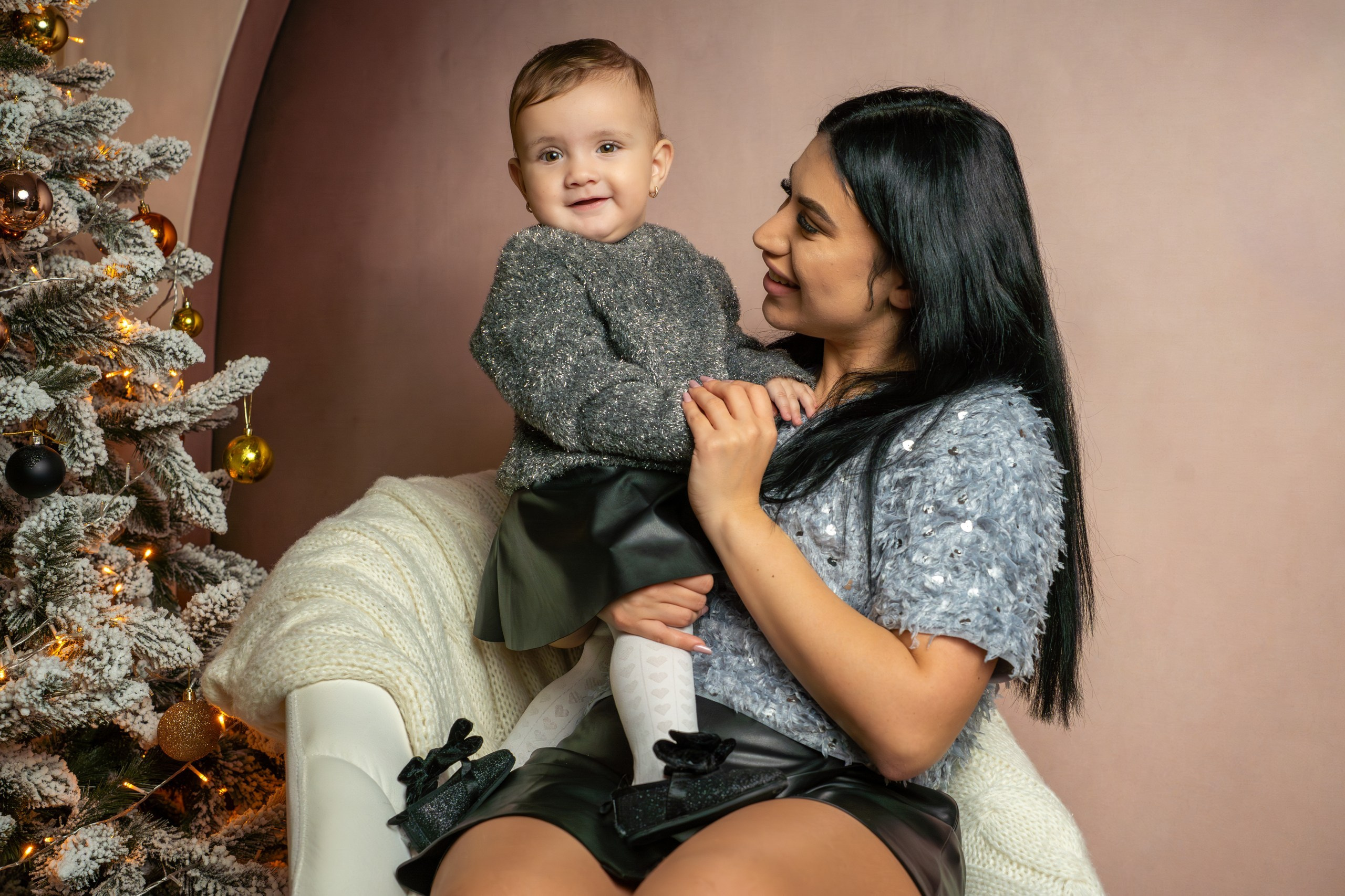 Album Eva și Ștefania. Adelinne — fotograf profesionist în Constanța pentru familii, bebeluși și evenimente