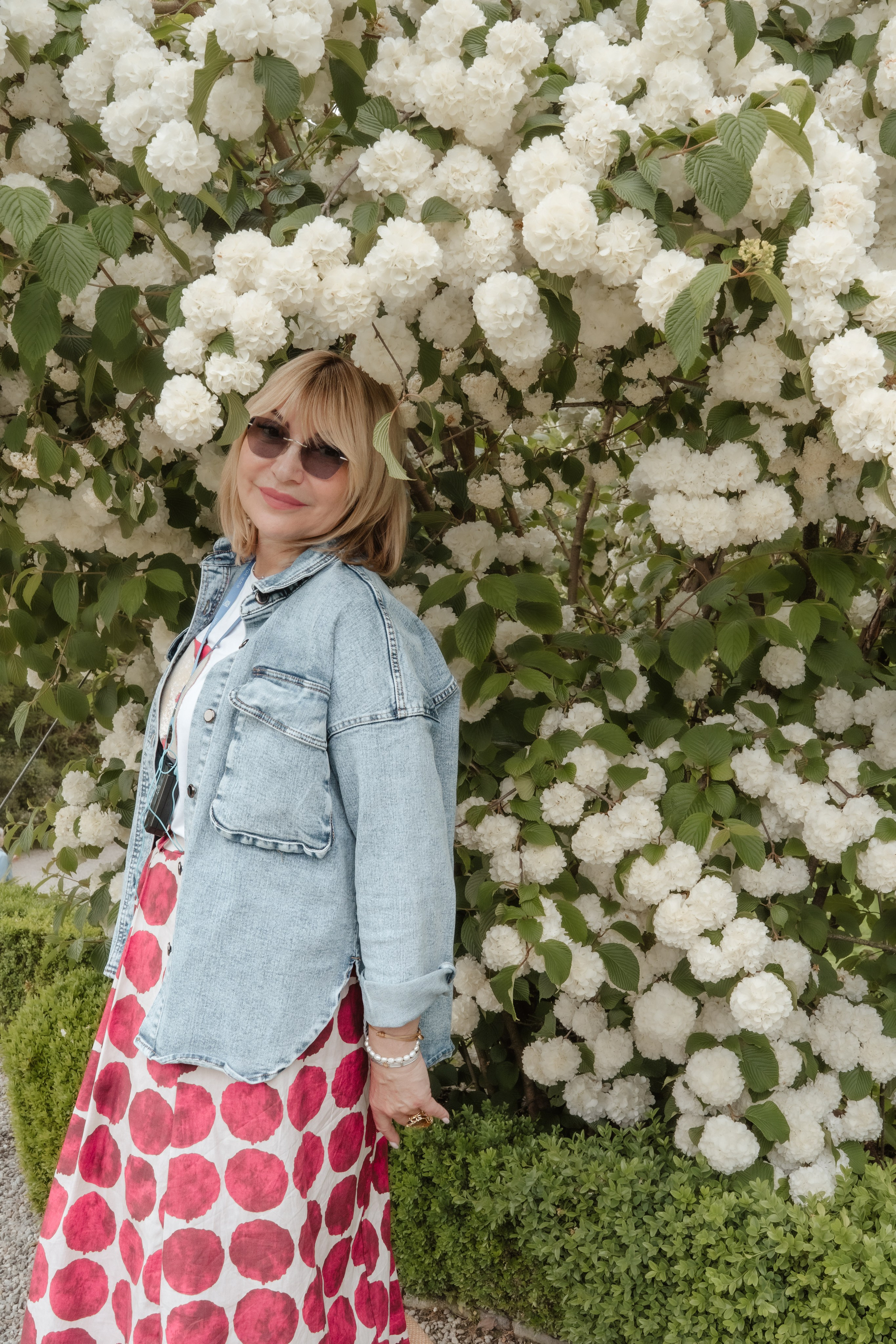 NATALY AND TATIANA_ ISOLA BELLA AND MADRE _LAKE MAGGIORE. PHOTOGRAPHER IN ITALY
