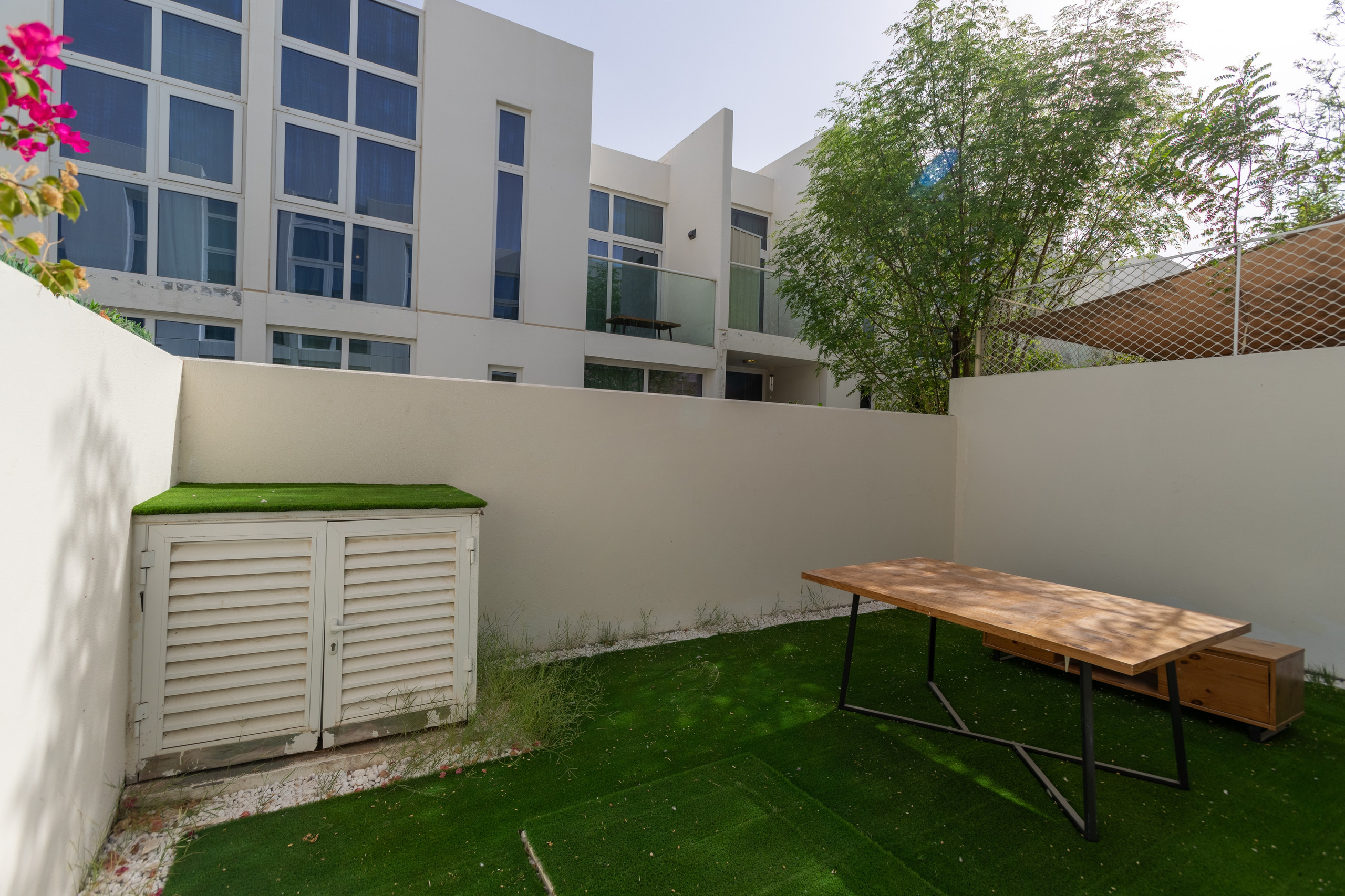 Pacifica Villa. Samy Mar Boy │Portrait, Automotive and Real Estate Photographer