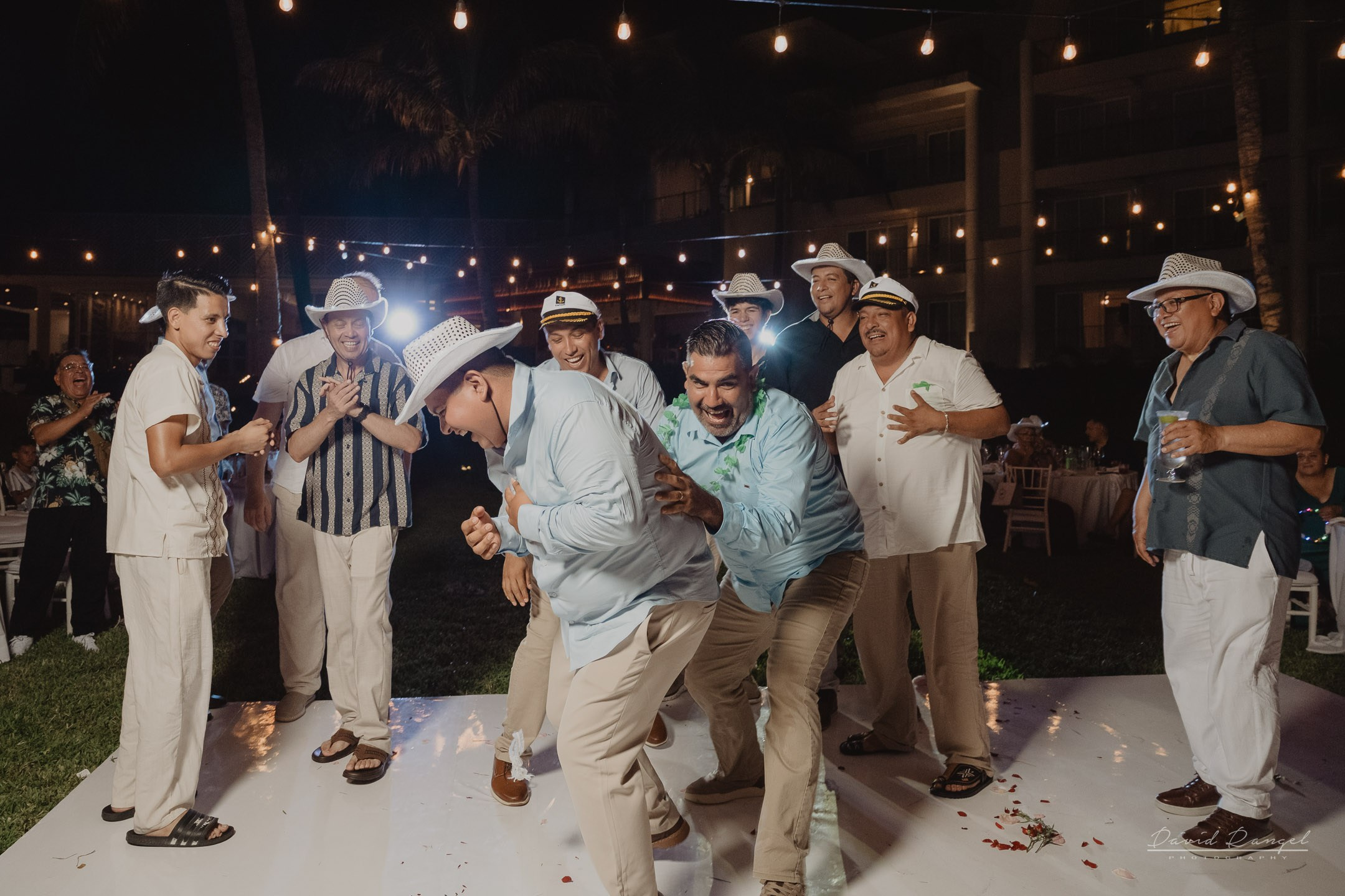 Destination Wedding in the Riviera Maya. Destination wedding photographer based in Cancun and Riviera Maya with service worldwide