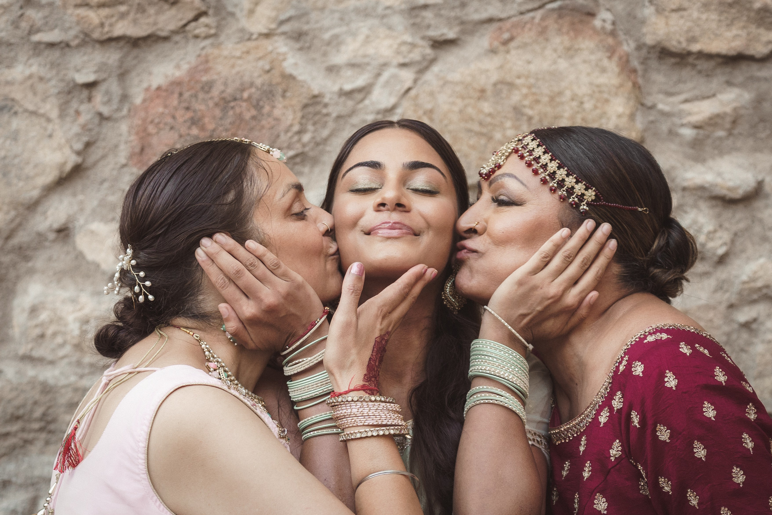 Patrik & Naomi. Monestir Sant Salvi. Paola wedding photographer / videographer in Barcelona