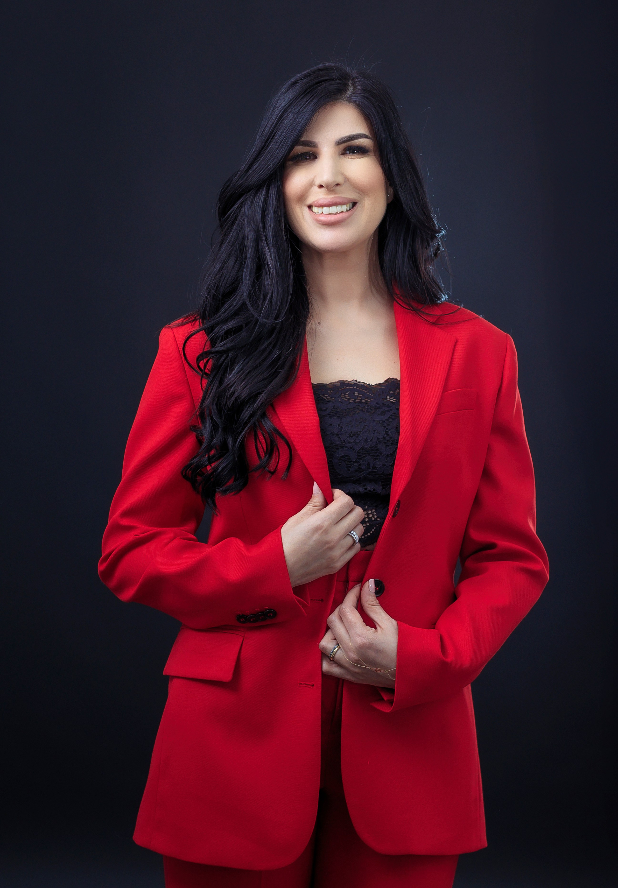 Portrete Constanta - O clipa de sinceritate in faţa camerei. Elena Mascan – Fotograf newborn, maternitate, portret, smash the cake & branding personal | La Femme Studio Photograpy|Constanţa