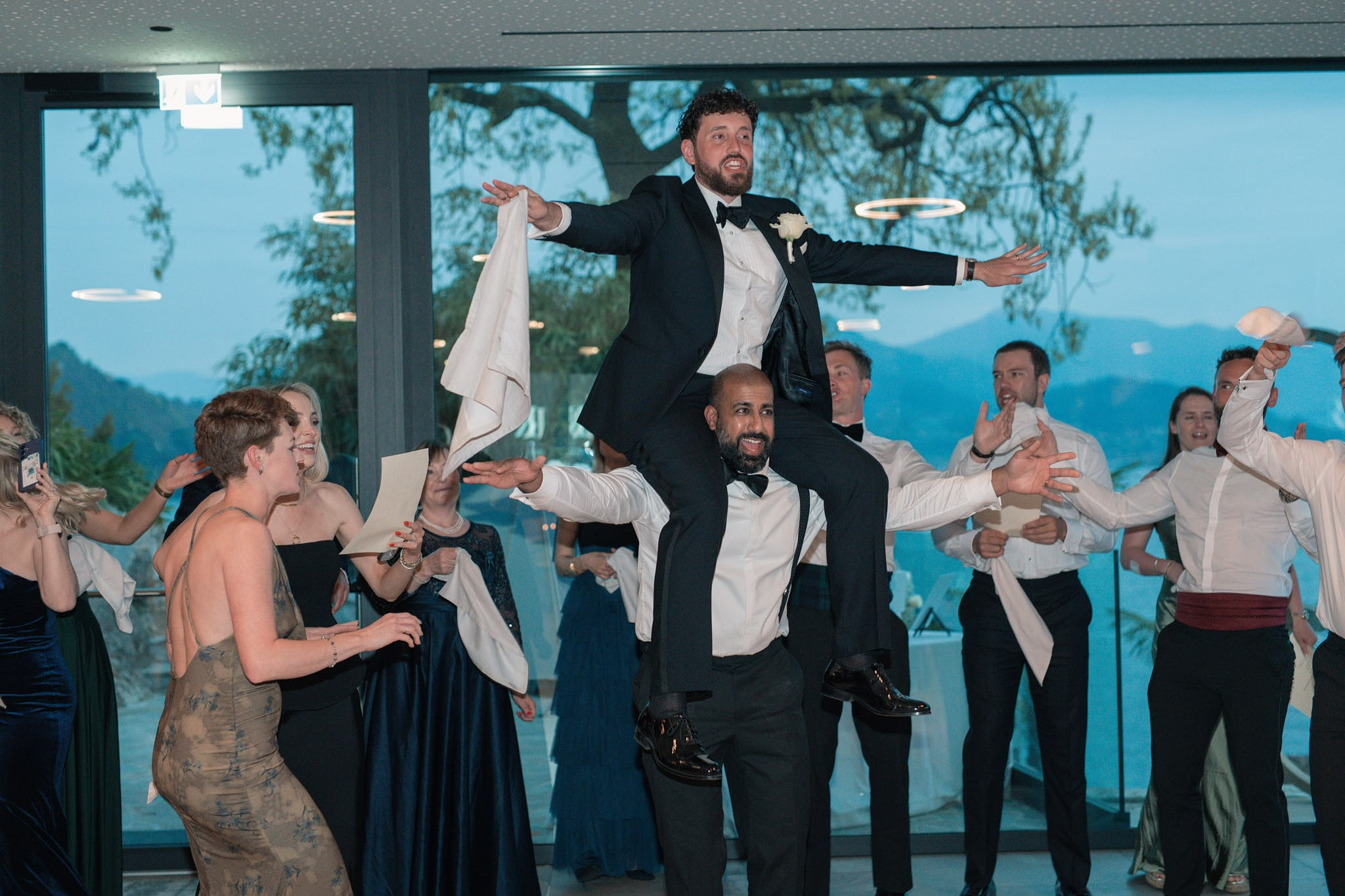 Roxie & Richard Wedding. Fotografo matrimonio Lago di Como Ferrari Media Production