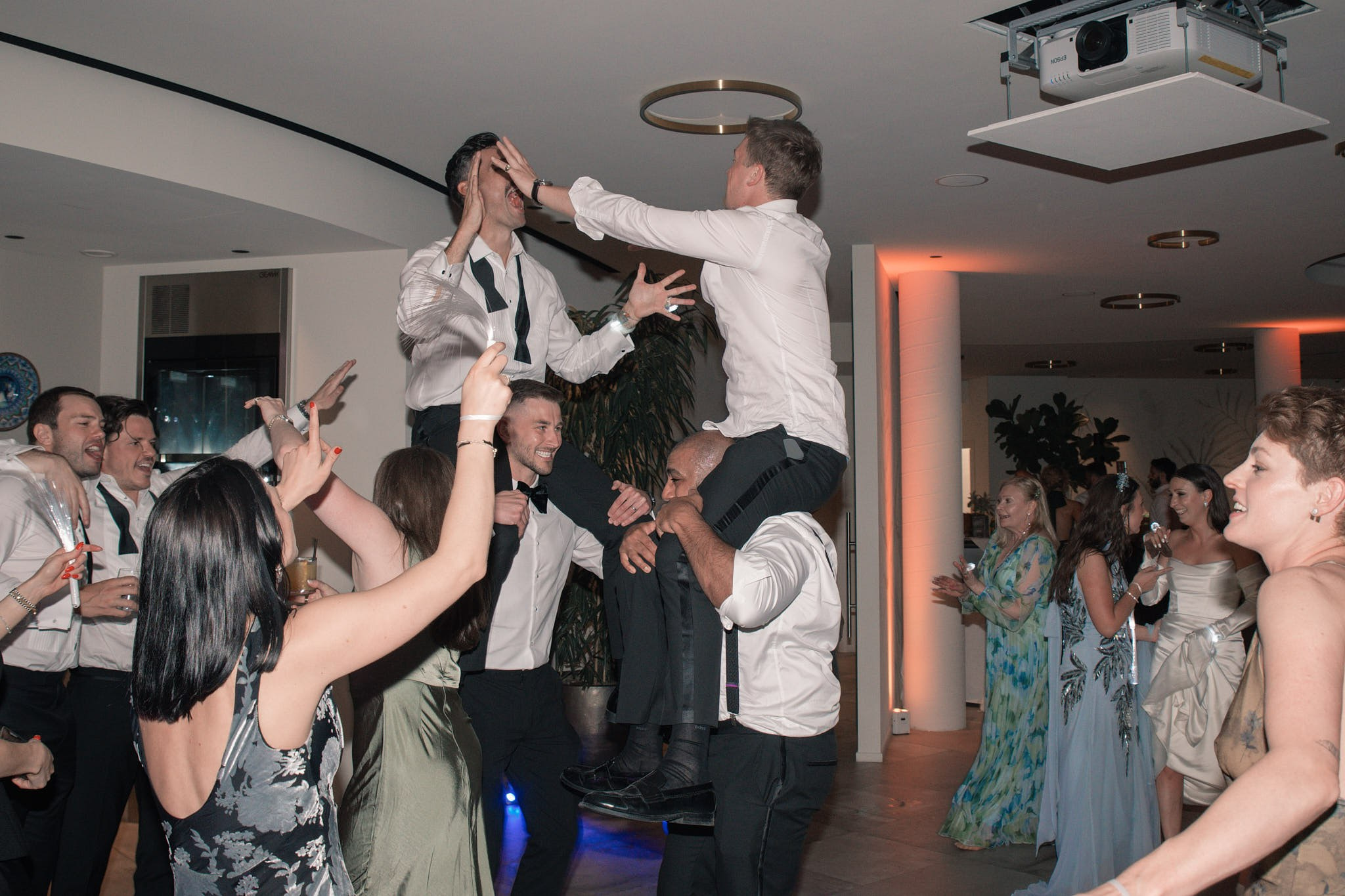 Roxie & Richard Wedding. Fotografo matrimonio Lago di Como Ferrari Media Production