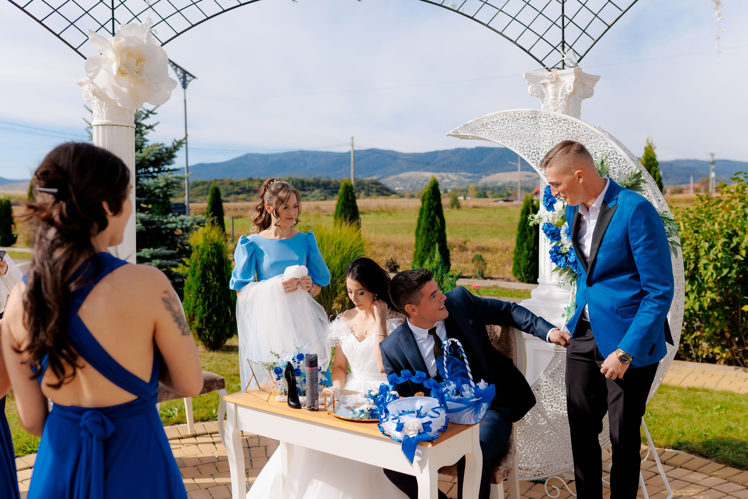 Loredana & Emilian – Ziua Nunții | Videografie - fotografie Botez Suceava, Iași, Botoșani. Servicii foto-video profesionale, pentru momente de neuitat