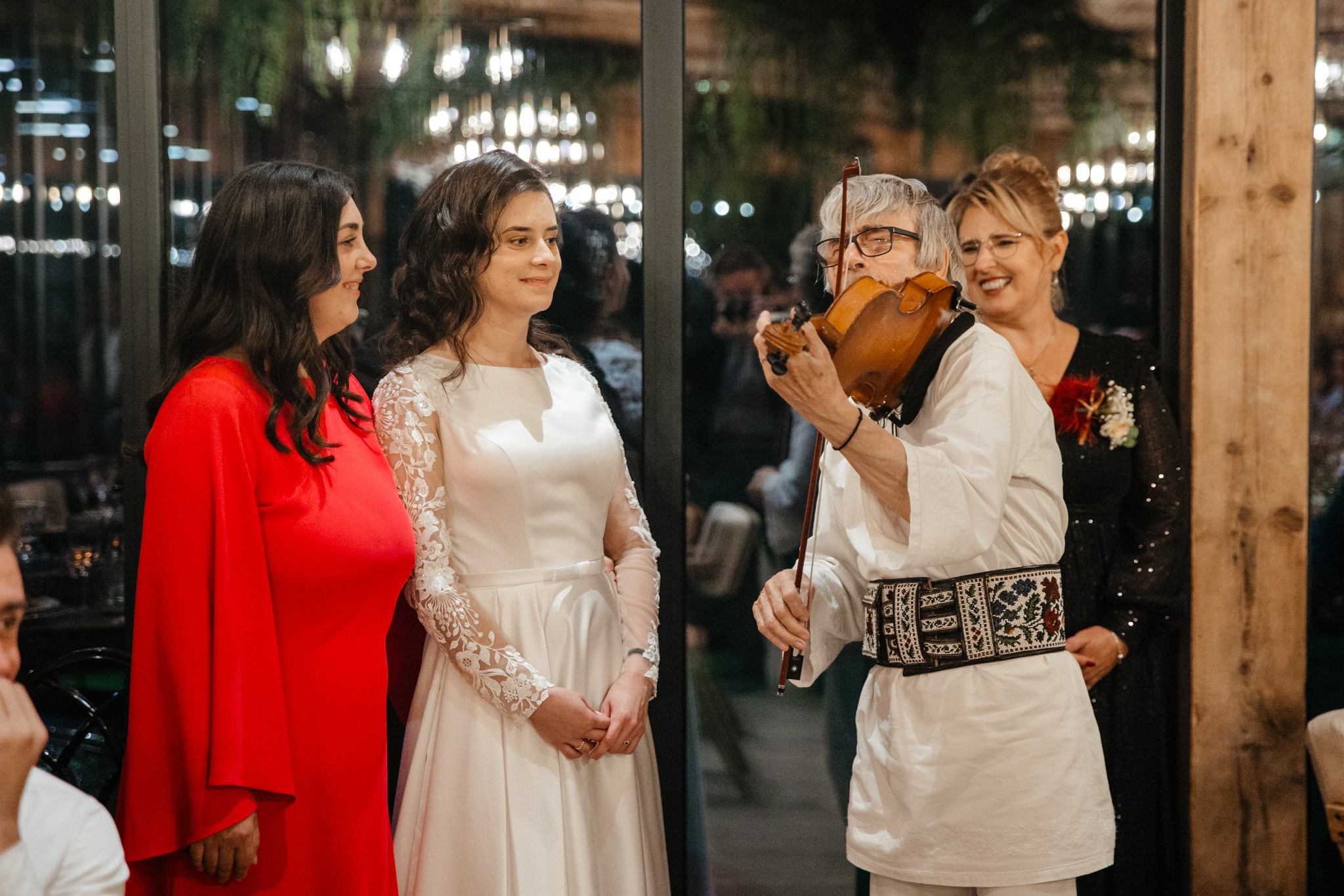 Nunta de Poveste la Sucevița: Cristi și Andreea. Servicii foto-video profesionale, pentru momente de neuitat