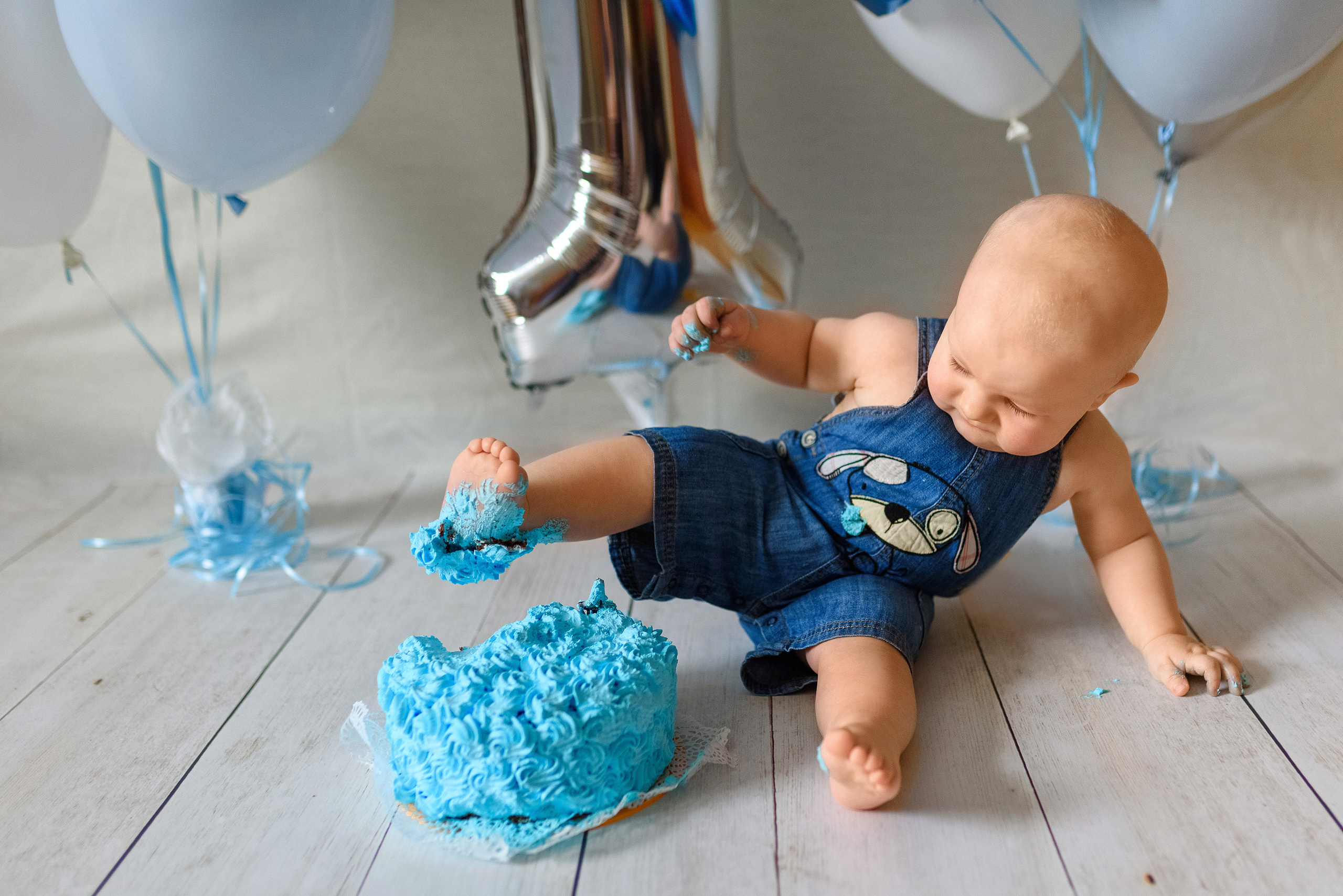 Годовасие / Cake smash фотосессия. Семейный фотограф и фотограф новорожденных в Вильнюсе Ирина Беленкевич