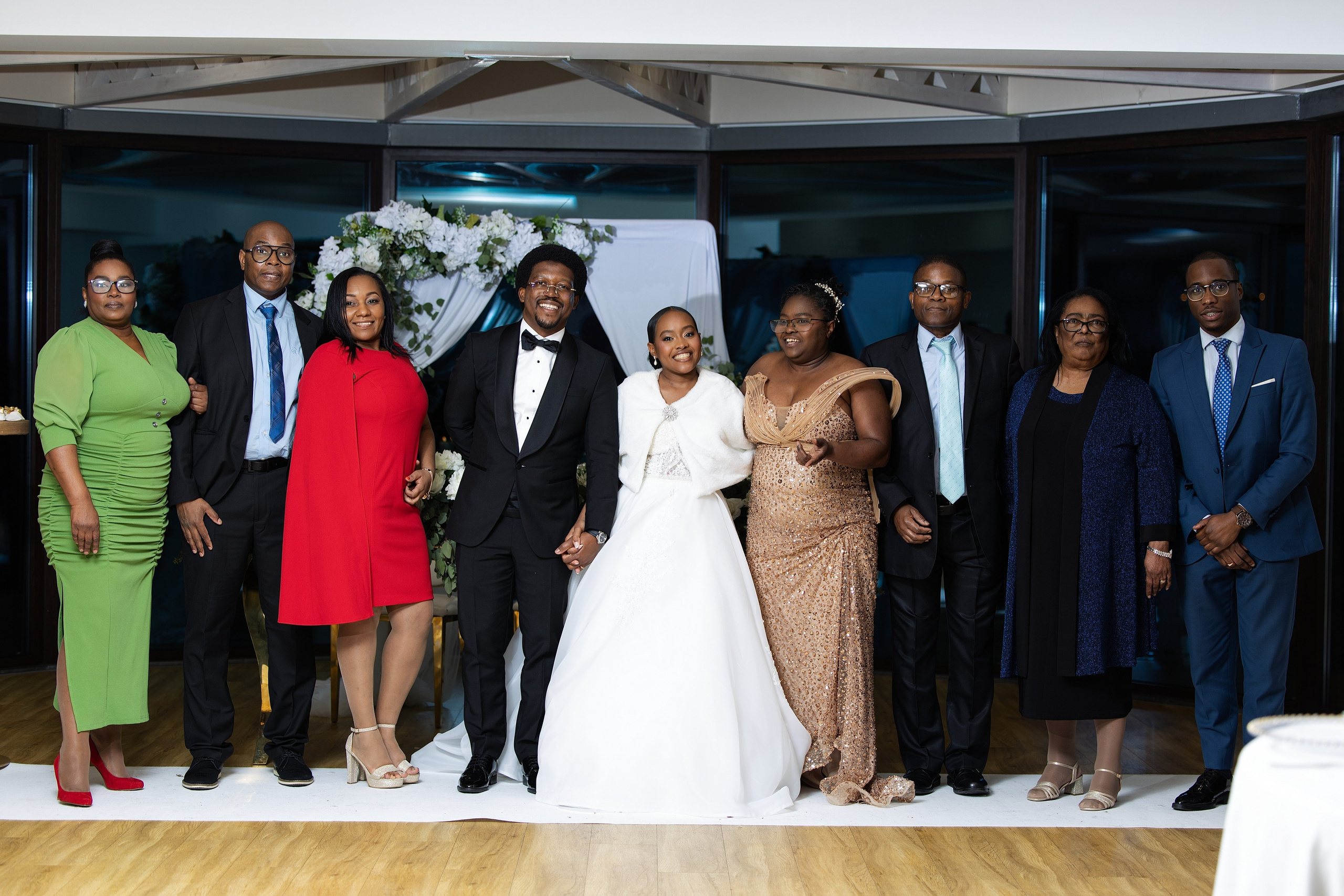 Nawik e Ethson. Fazemos o seu casamento ser lembrado por gerações