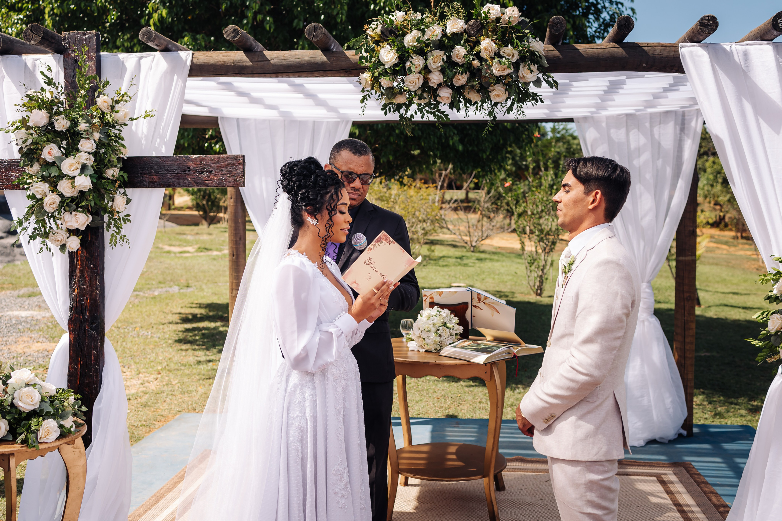 Kênia e Gabriel. Fotografia de casamento e ensaios | Montes Claros/MG