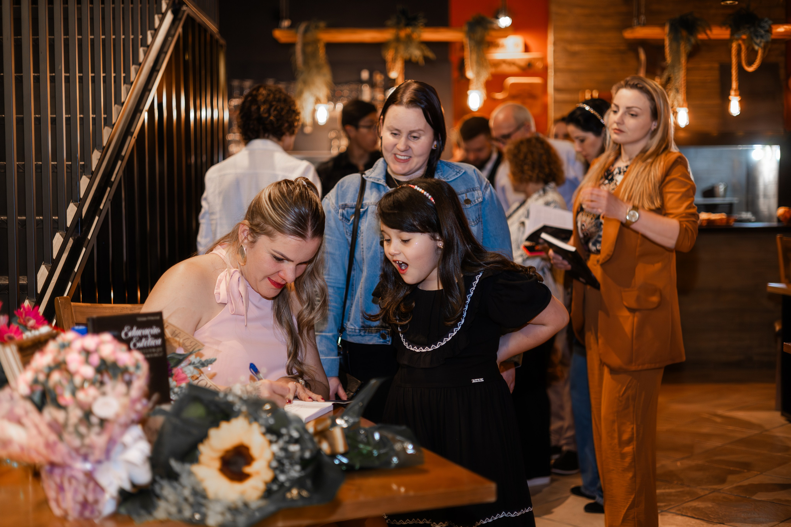 Lançamento de Livro Vivi Princival