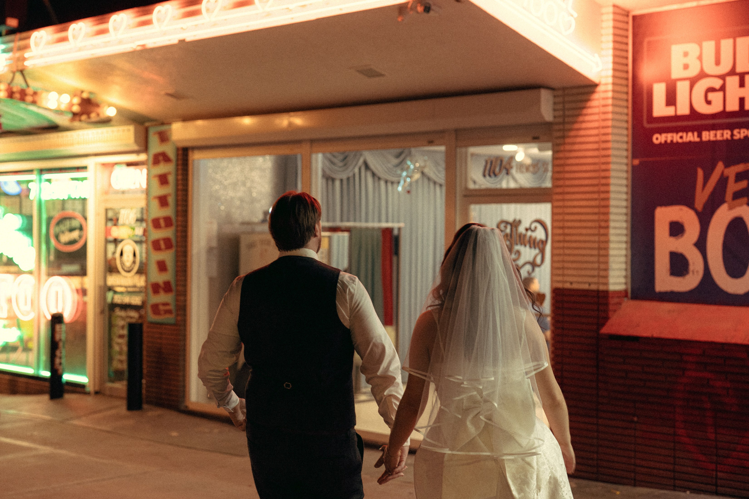 Maggie&Nathan. Wedding & elopement photographer Viktoriya Kravtsov. Las Vegas