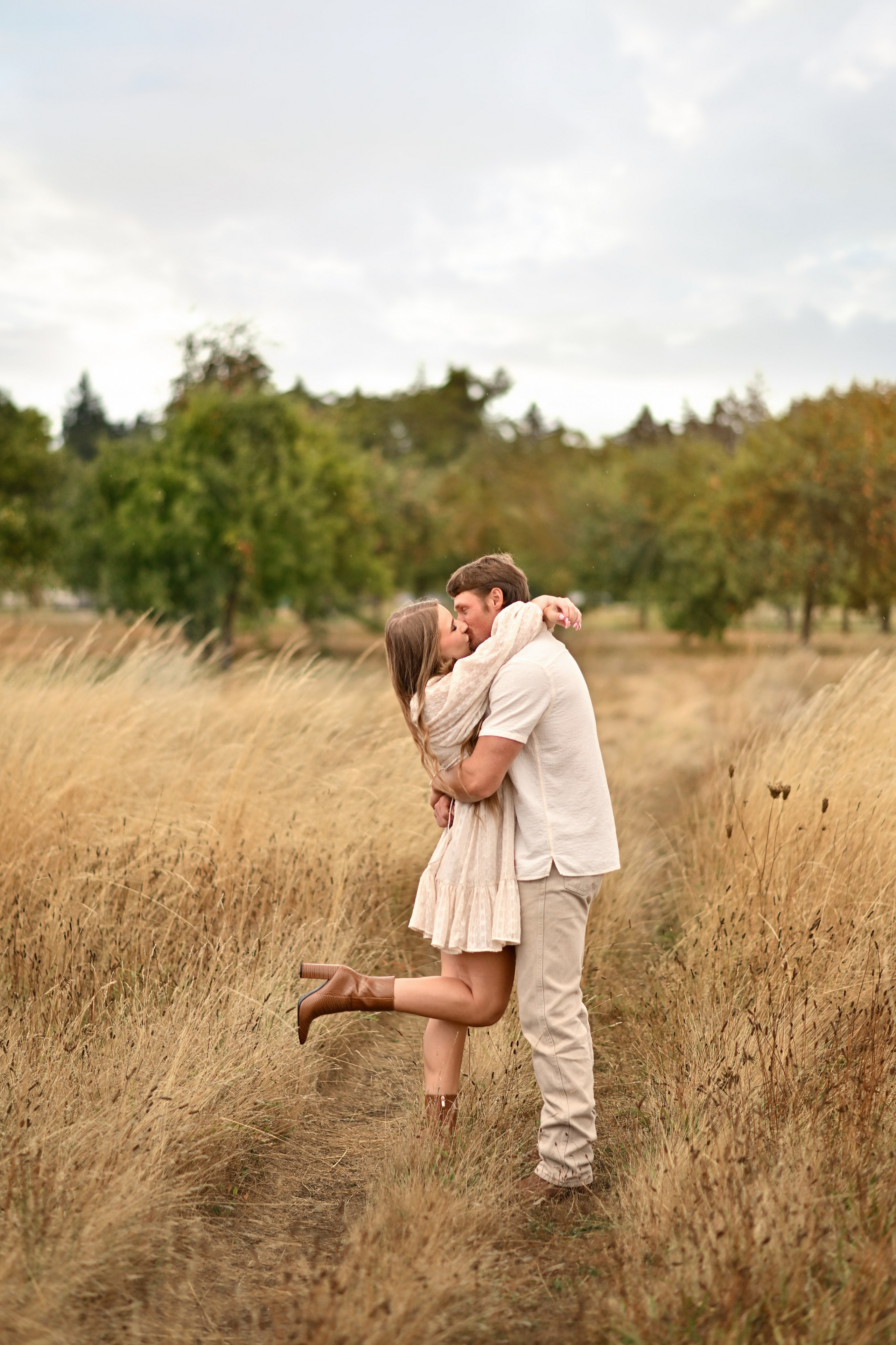 Romantic Couple Session Portland OR | Love Story. Alena Tau | Wedding & Family Photographer Vancouver WA and Portland OR