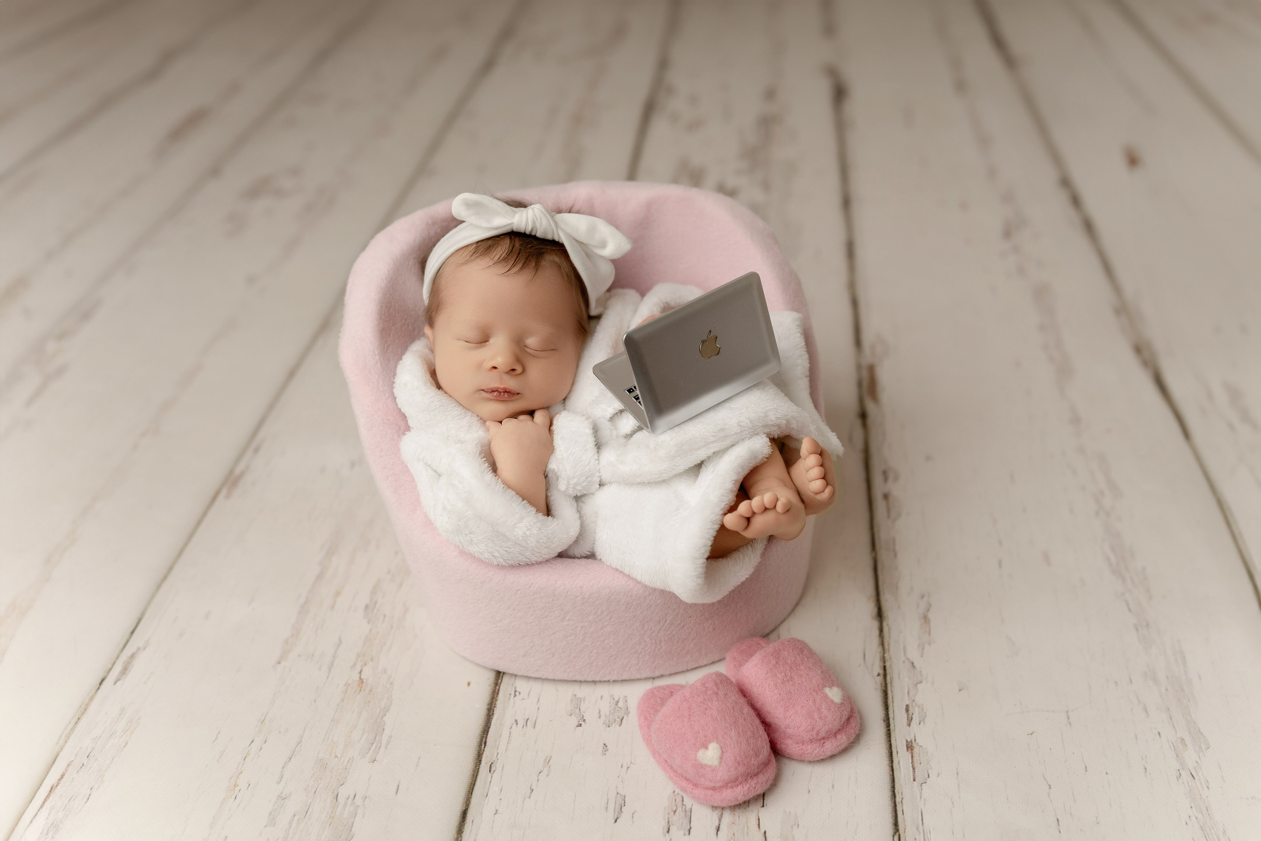 Esu Aleksandra naujagimių ir kudikių fotografė iš Vilniaus