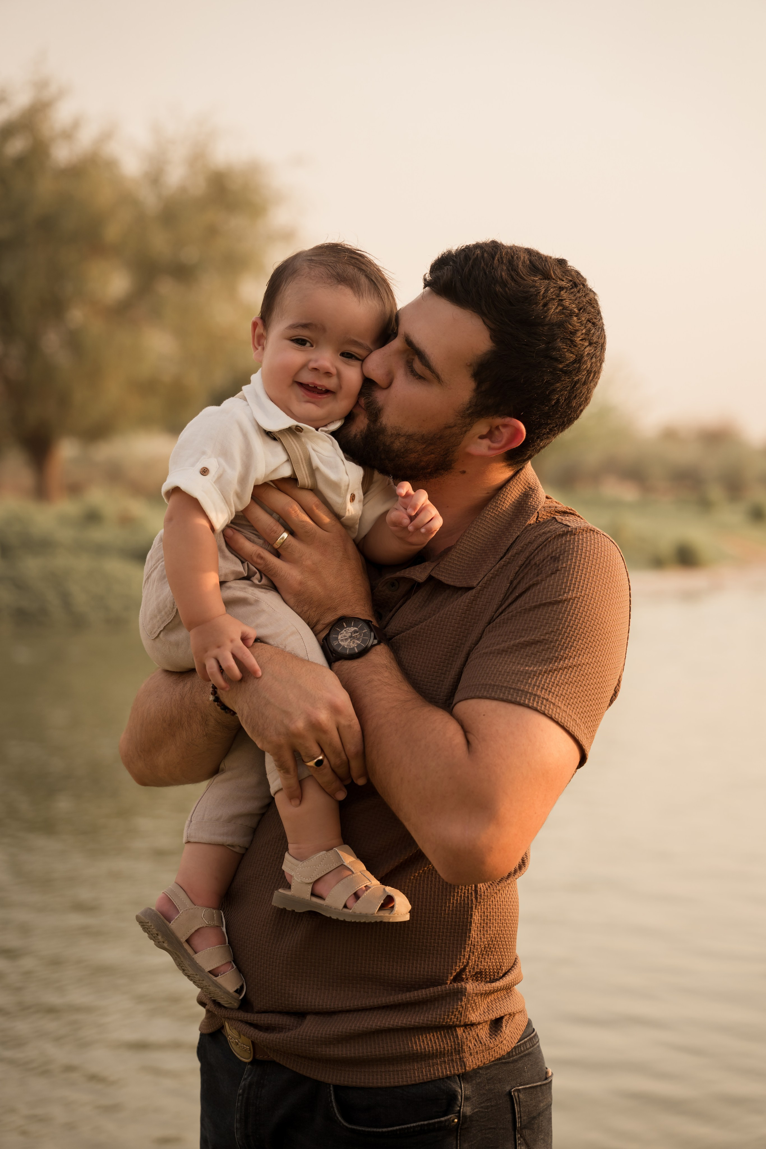 Cake by the Lake. Angela Iakovleva — Family Photographer in Dubai