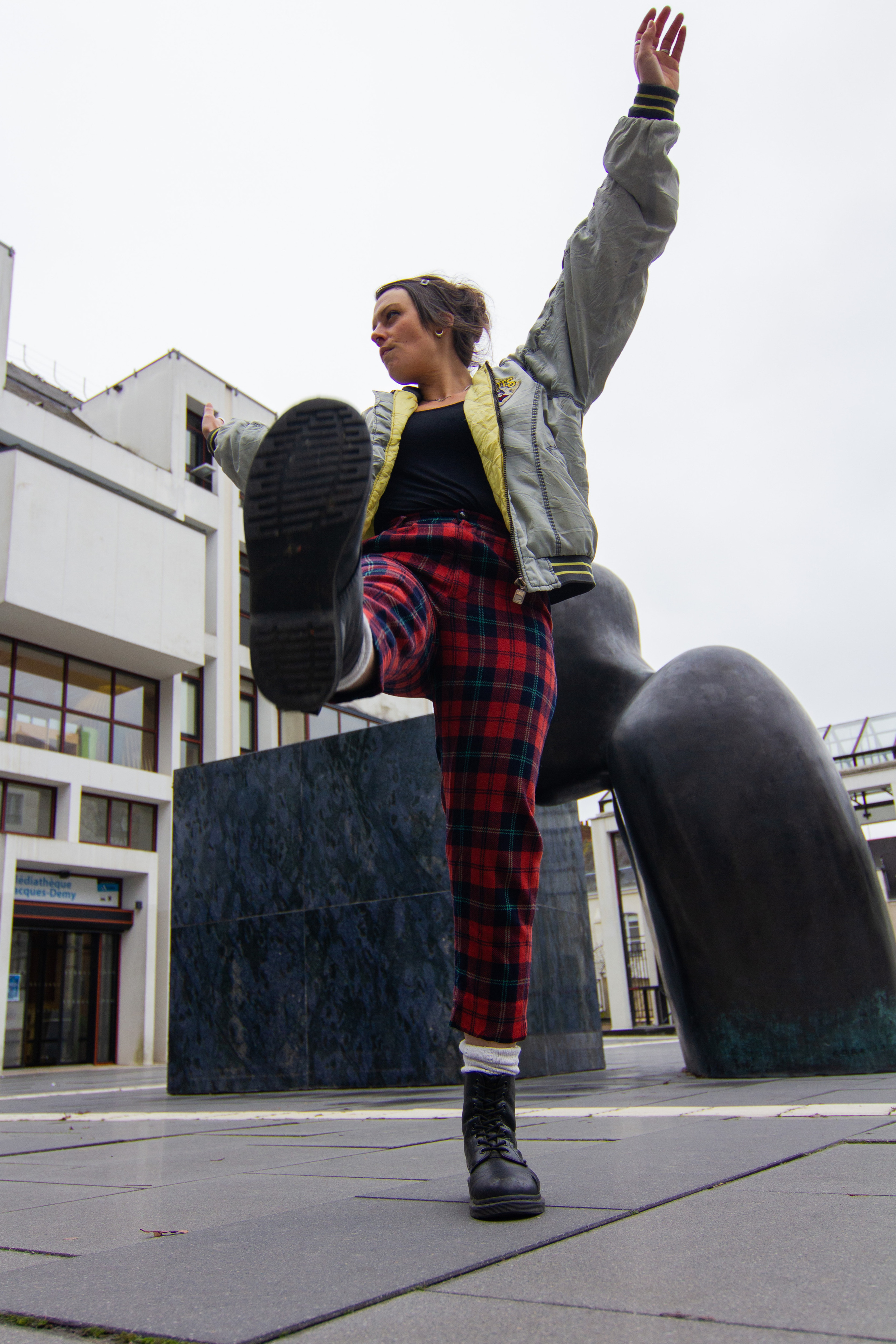 Ronin Friperie. Photographe professionnelle à Poitiers, Tours et Châtellerault | Studio photo entre Poitiers et Tours – portraits, familles, entreprises, ma