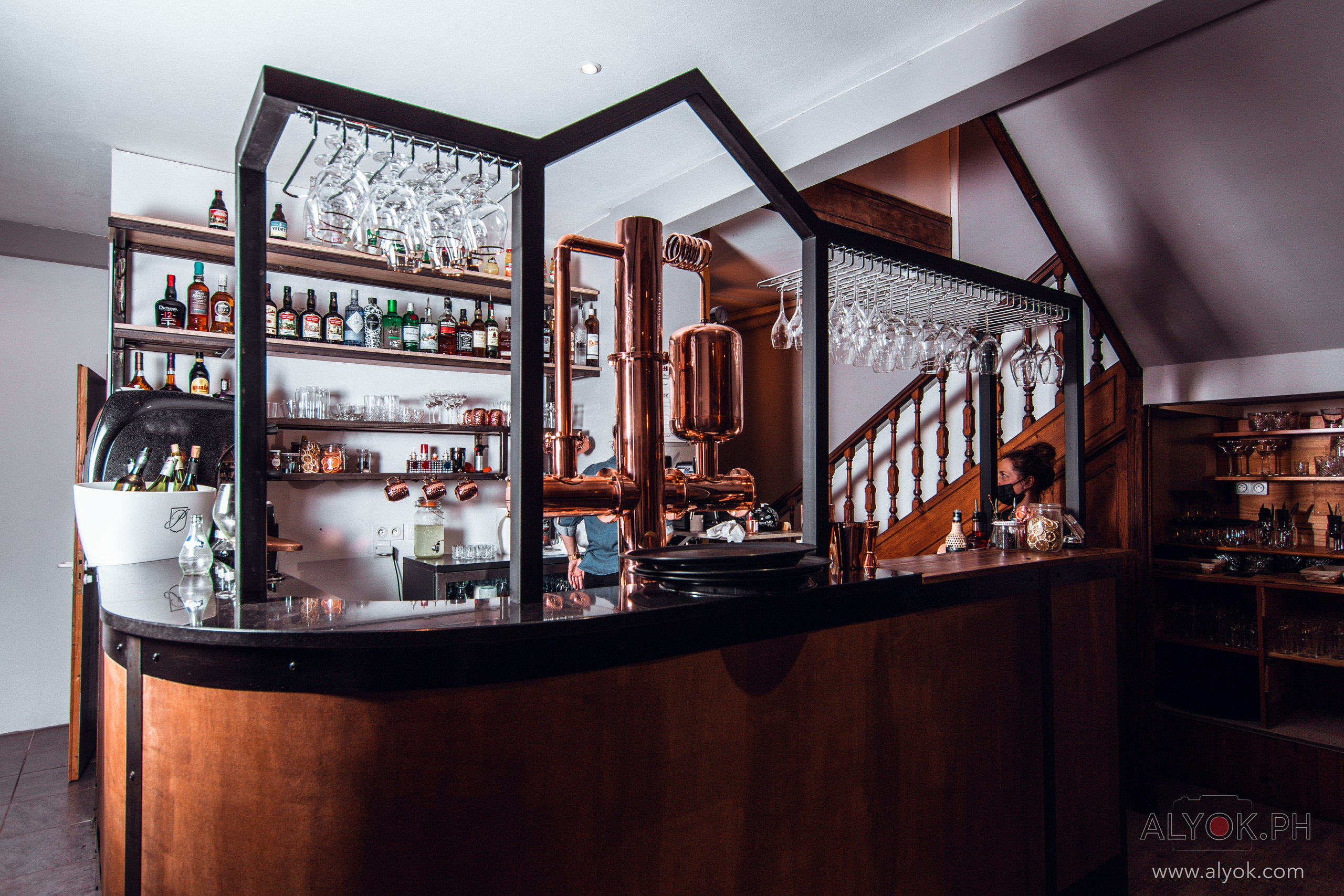 L’Alambic. Photographe professionnelle à Poitiers, Tours et Châtellerault | Studio photo entre Poitiers et Tours – portraits, familles, entreprises, ma