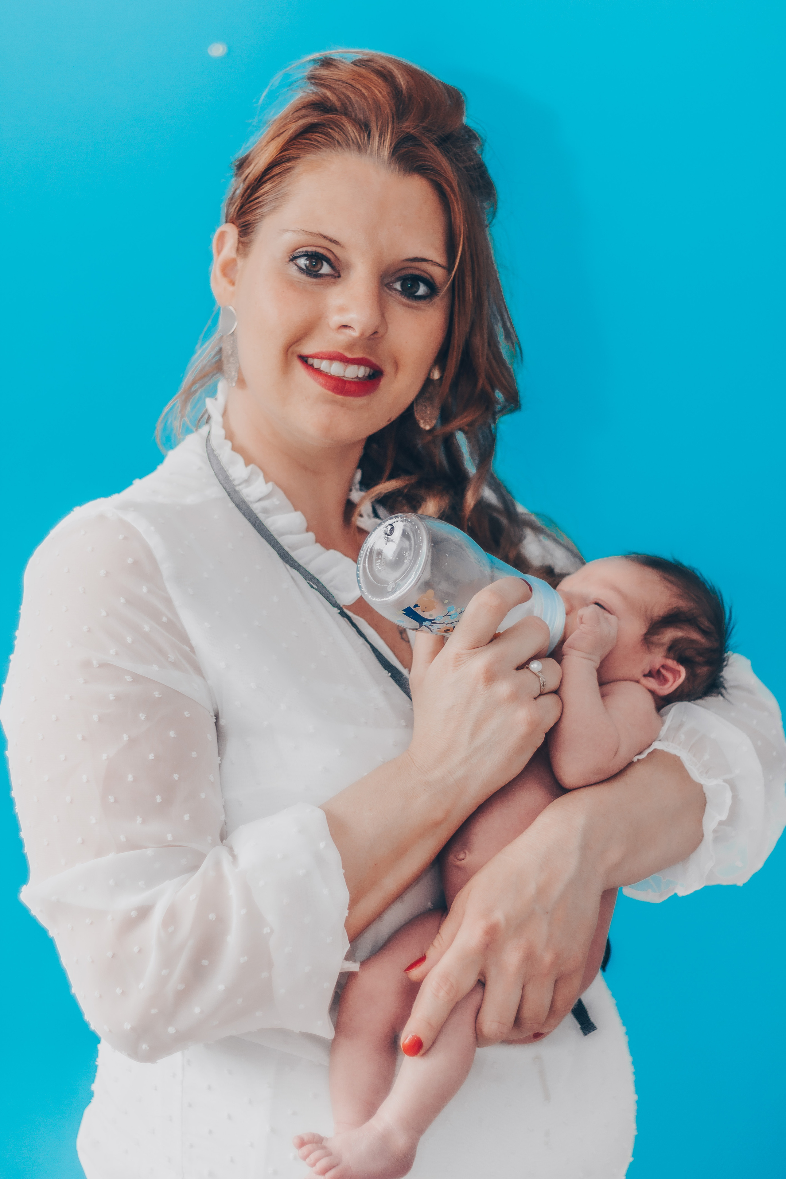 Jeune mama et son nouveau-né