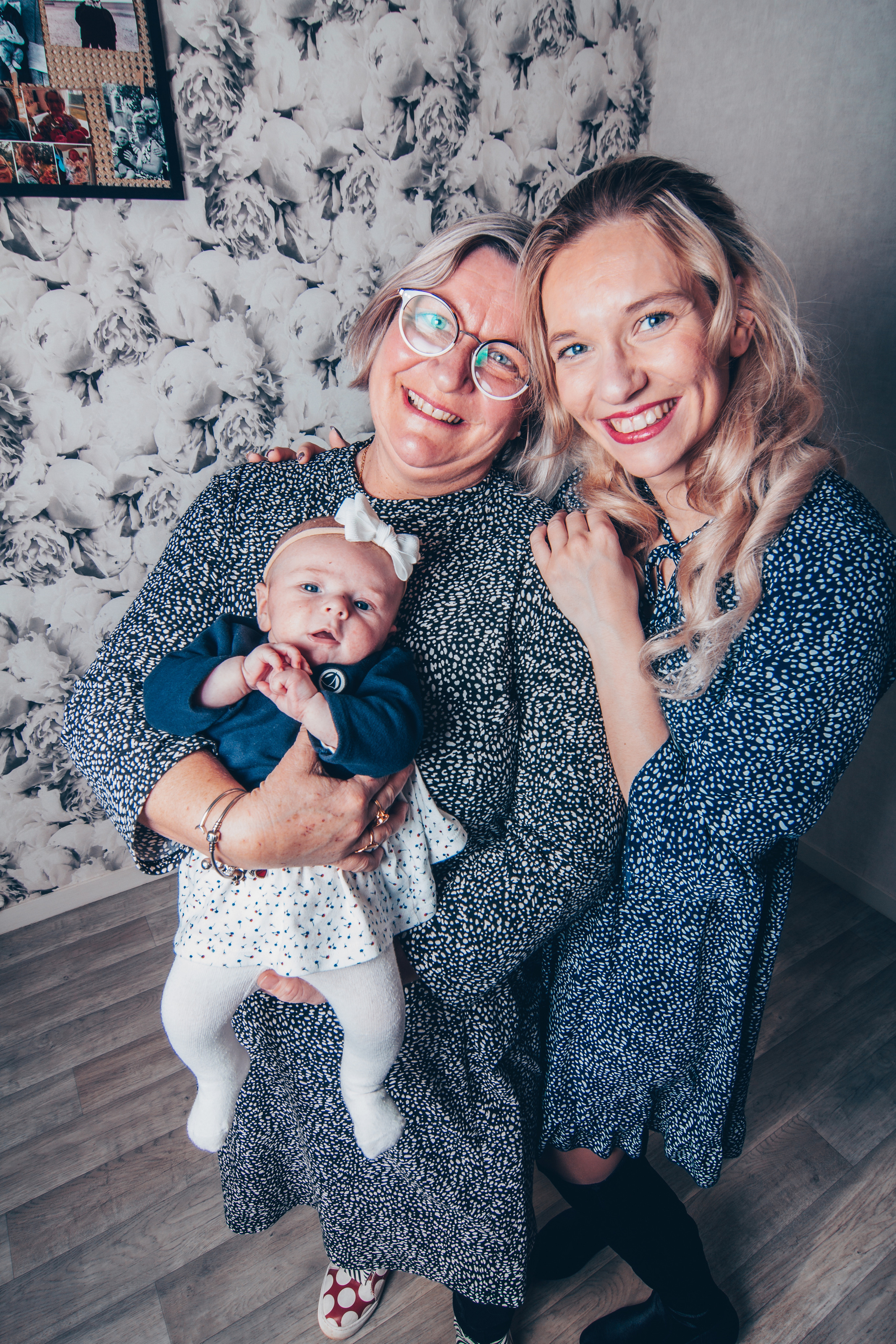 5 generations. Photographe professionnelle à Poitiers, Tours et Châtellerault | Studio photo entre Poitiers et Tours – portraits, familles, entreprises, ma