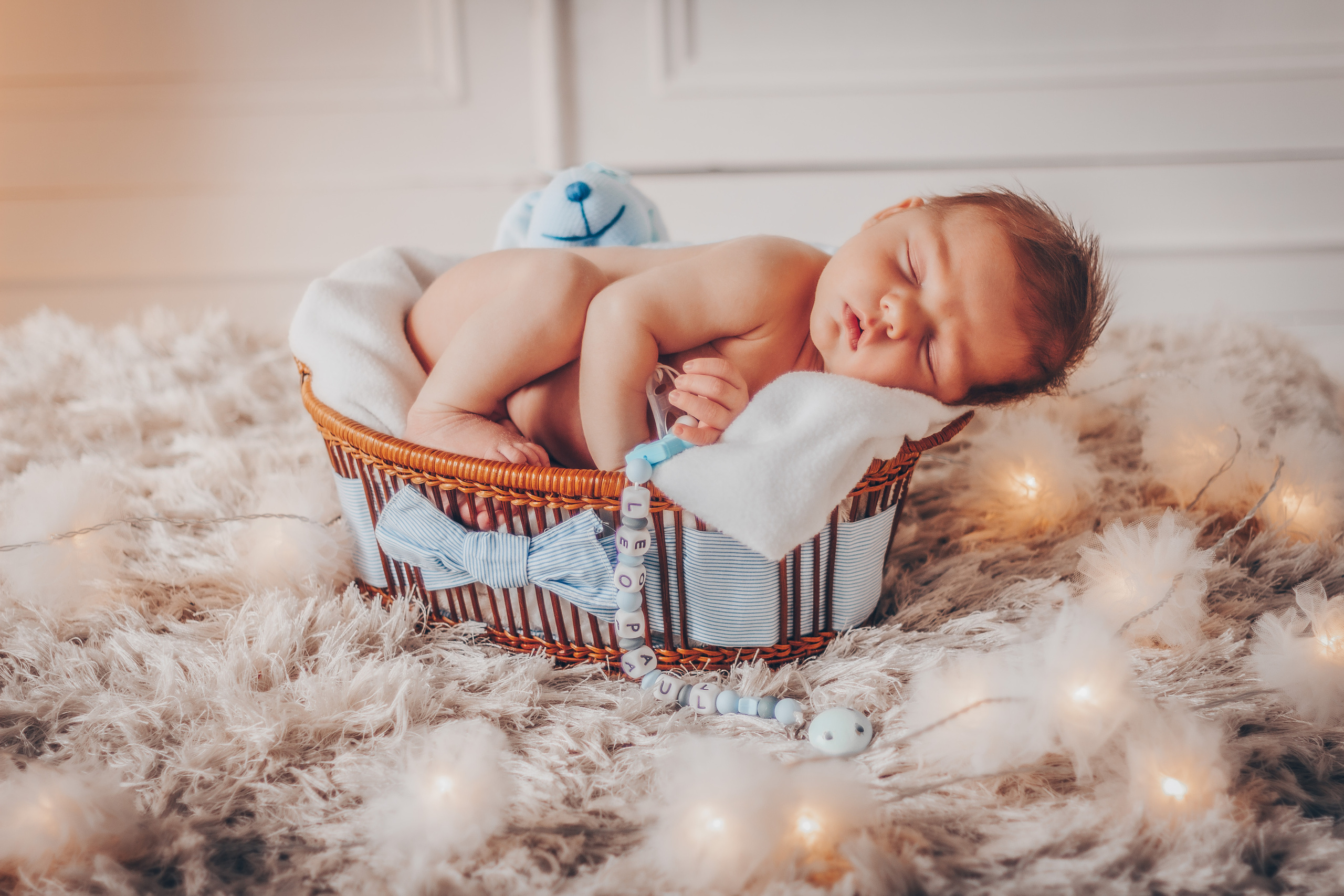 Nouveau-né LeoPaul et sa famille. Photographe professionnelle à Poitiers, Tours et Châtellerault | Studio photo entre Poitiers et Tours – portraits, familles, entreprises, ma