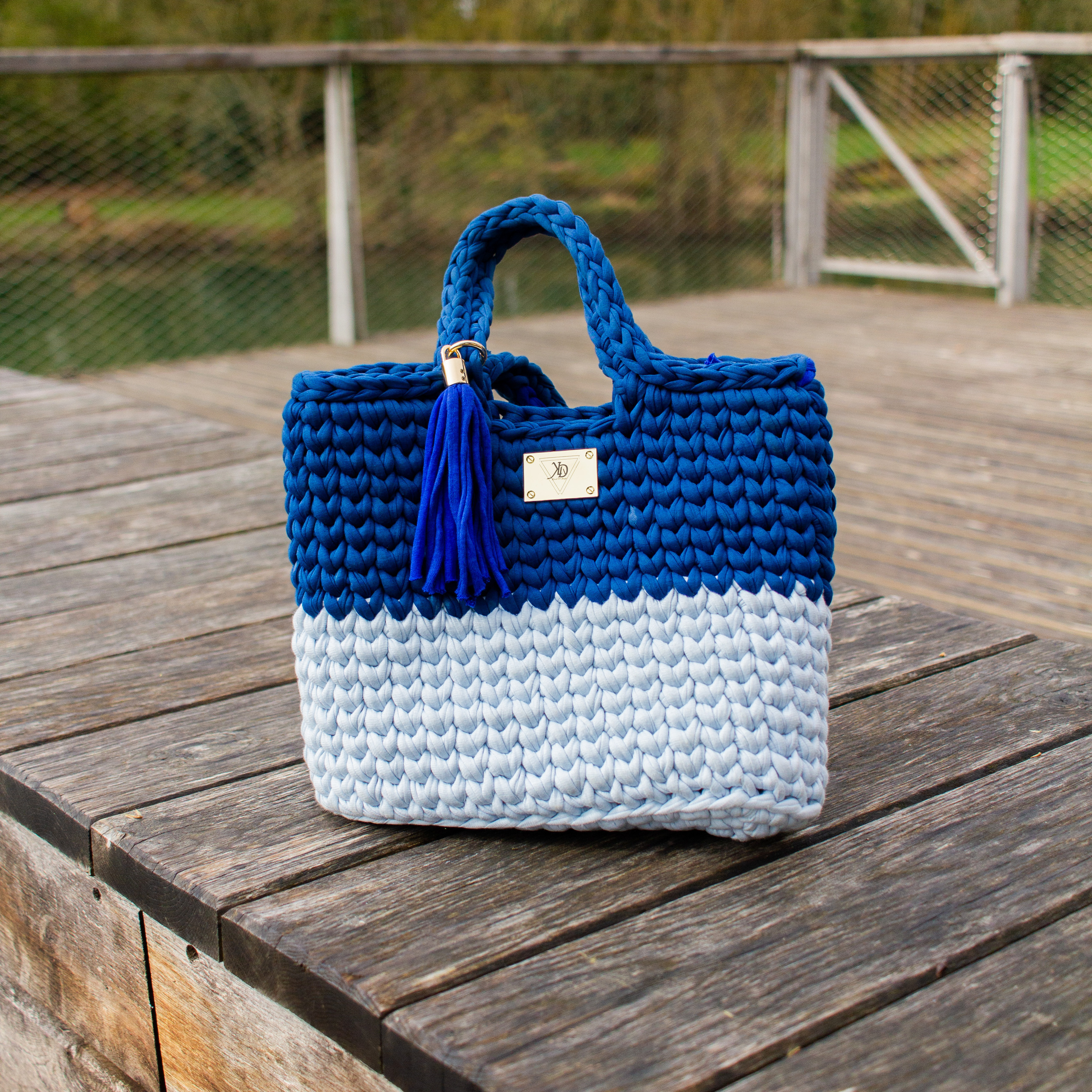 Artisane Keziah. Photographe professionnelle à Poitiers, Tours et Châtellerault | Studio photo entre Poitiers et Tours – portraits, familles, entreprises, ma