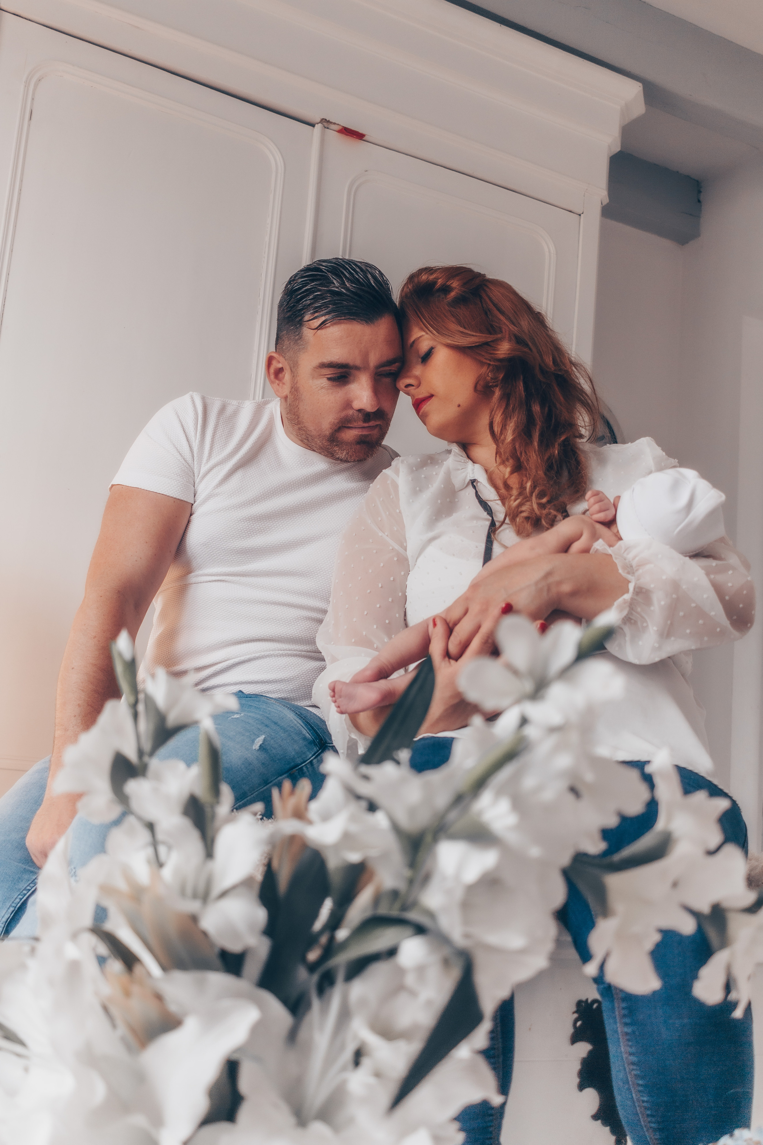 Photo des jeunes parents avec bebe 