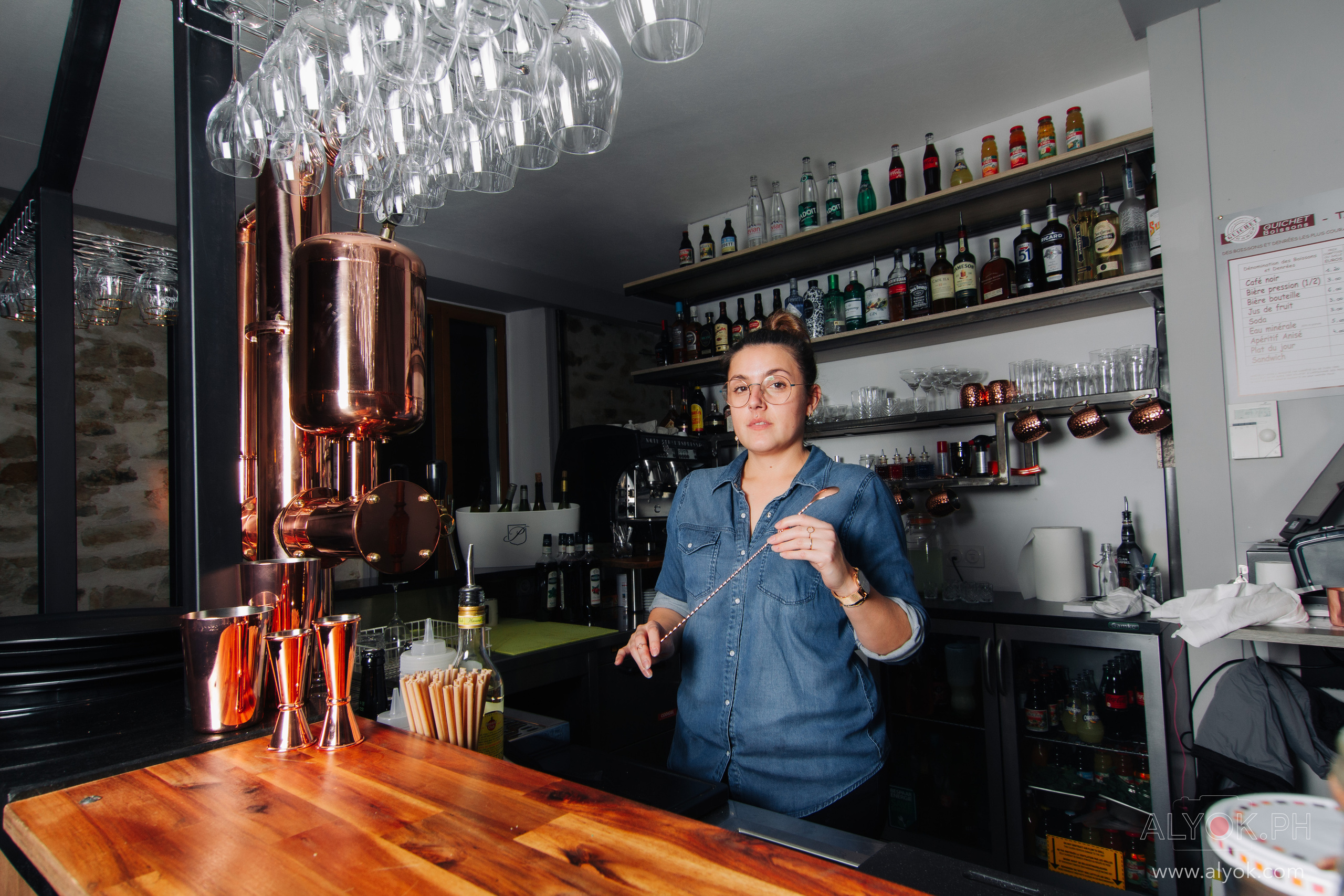 L’Alambic. Photographe professionnelle à Poitiers, Tours et Châtellerault | Studio photo entre Poitiers et Tours – portraits, familles, entreprises, ma