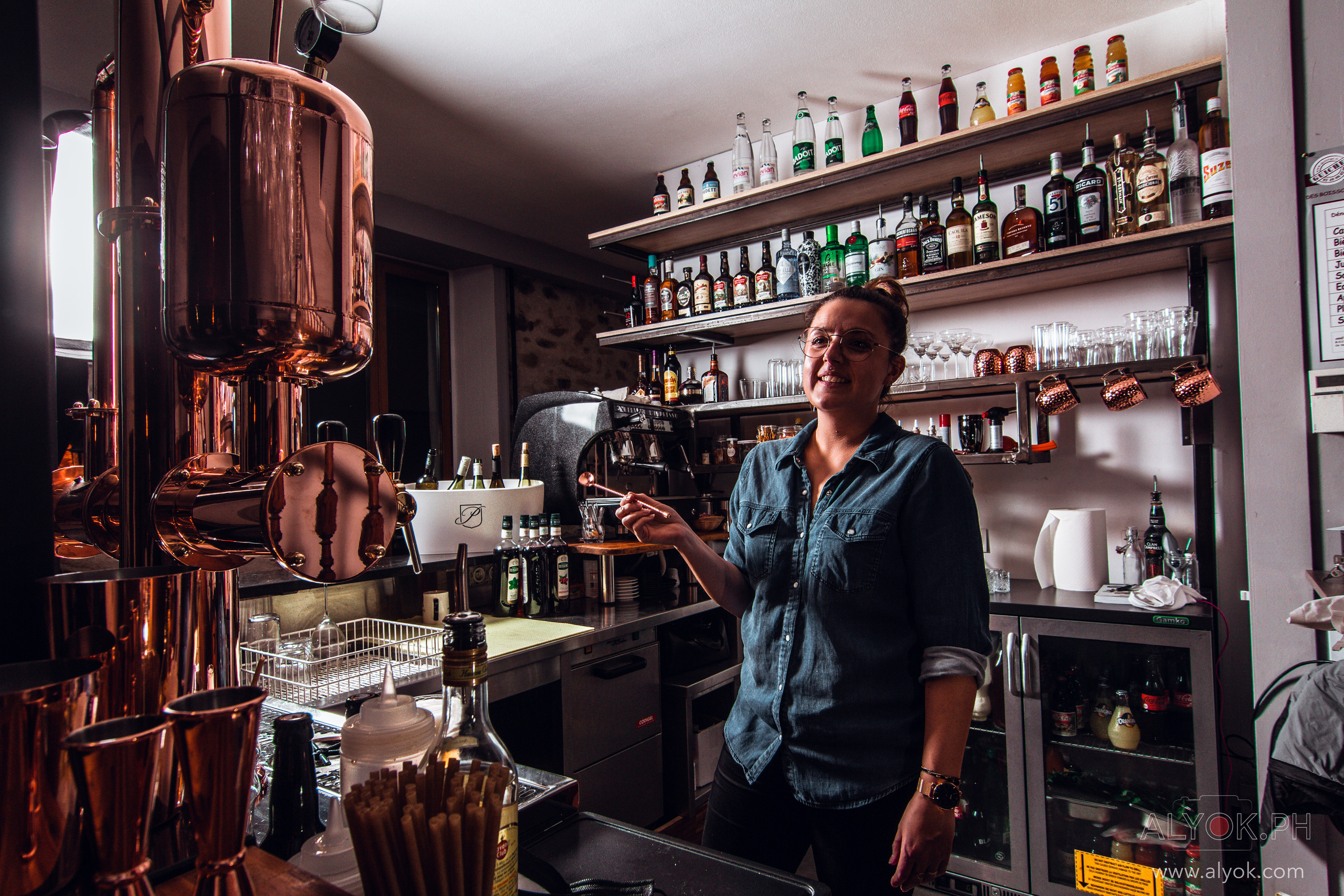 L’Alambic. Photographe professionnelle à Poitiers, Tours et Châtellerault | Studio photo entre Poitiers et Tours – portraits, familles, entreprises, ma