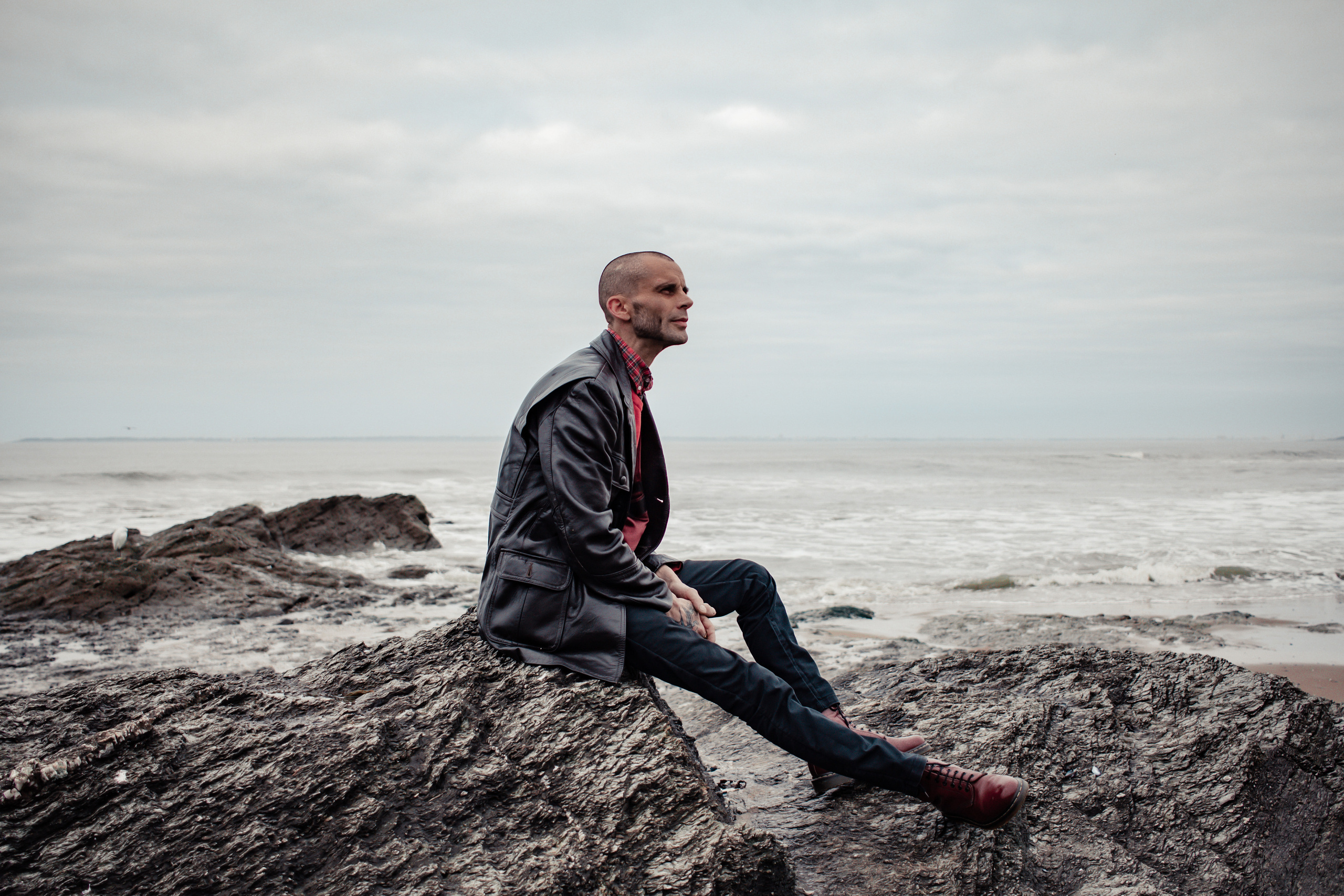Dr. Martens. Photographe professionnelle à Poitiers, Tours et Châtellerault | Studio photo entre Poitiers et Tours – portraits, familles, entreprises, ma