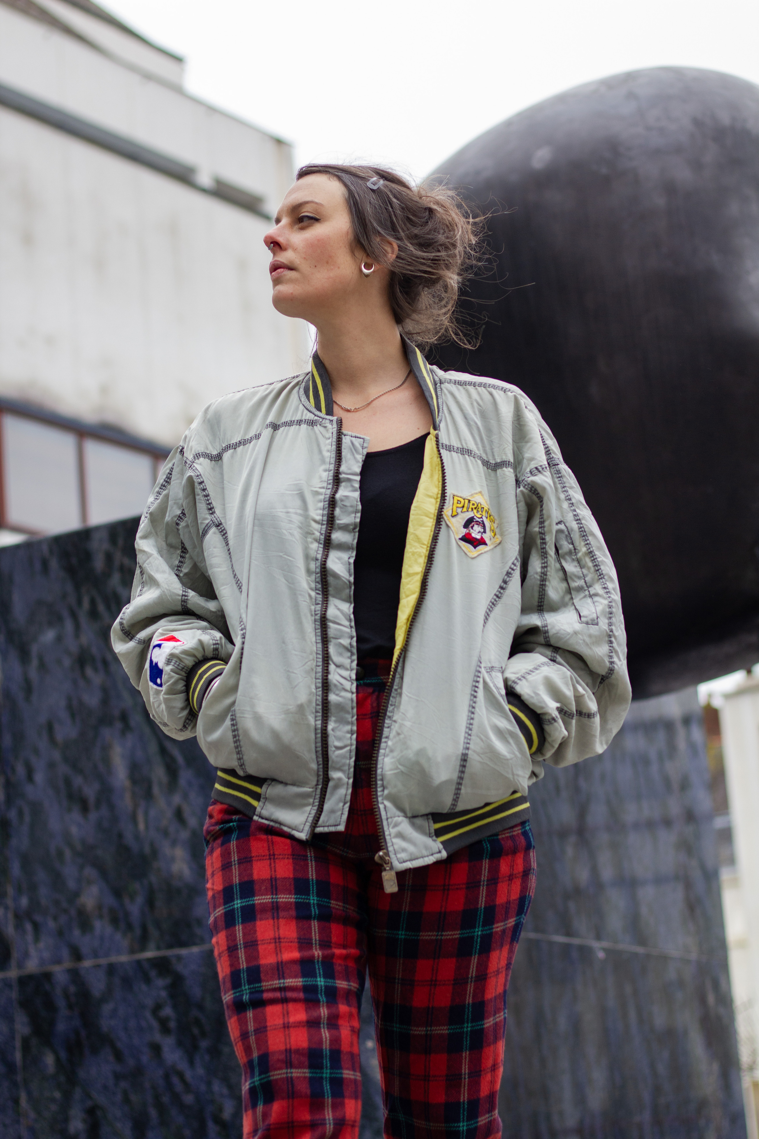 Ronin Friperie. Photographe professionnelle à Poitiers, Tours et Châtellerault | Studio photo entre Poitiers et Tours – portraits, familles, entreprises, ma